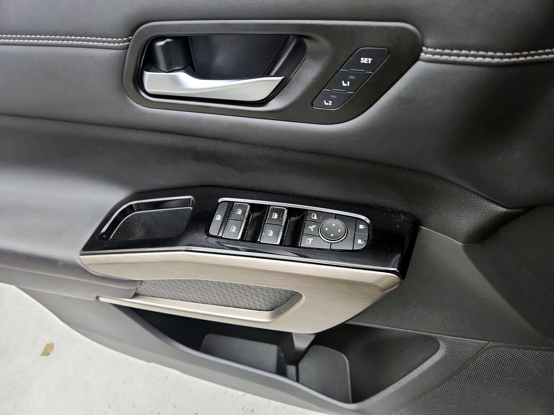 Thumbnail: 2023 Nissan Pathfinder - 12