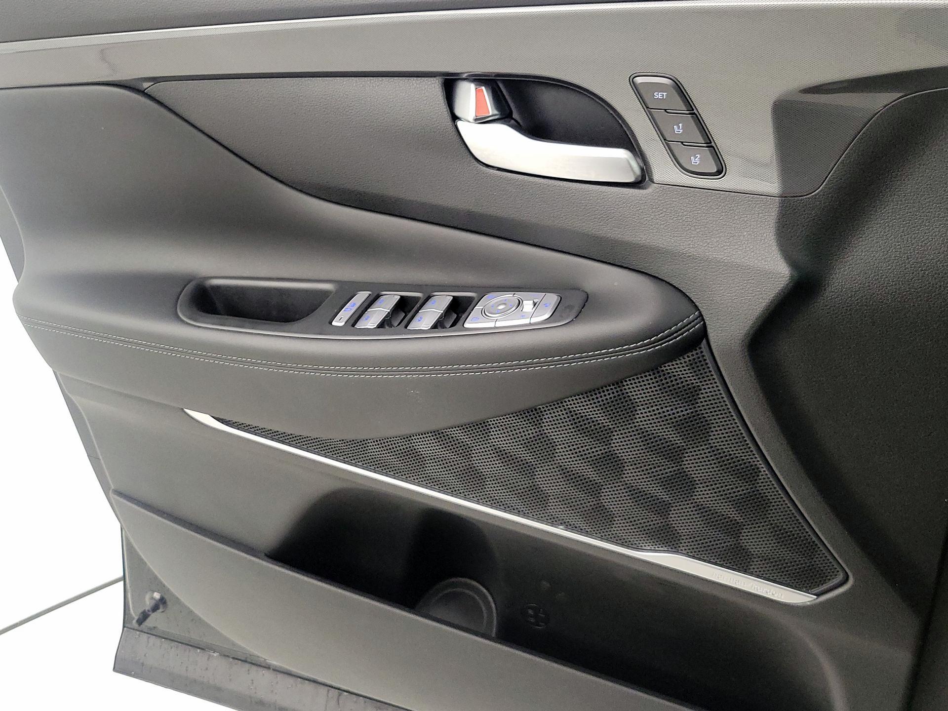 Thumbnail: 2023 Hyundai Santa Fe - 12