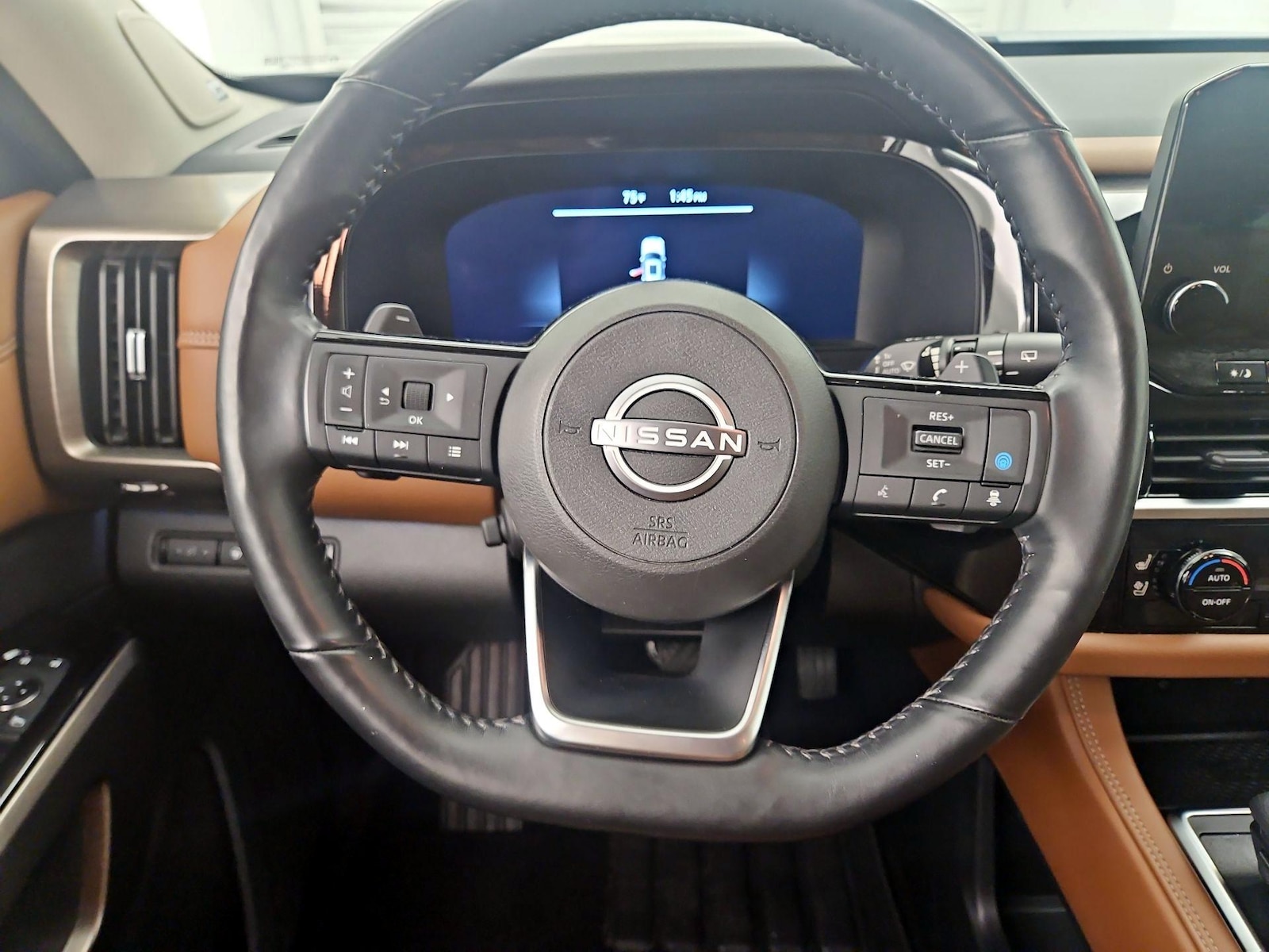 2024 Nissan Pathfinder Platinum - Photo 11