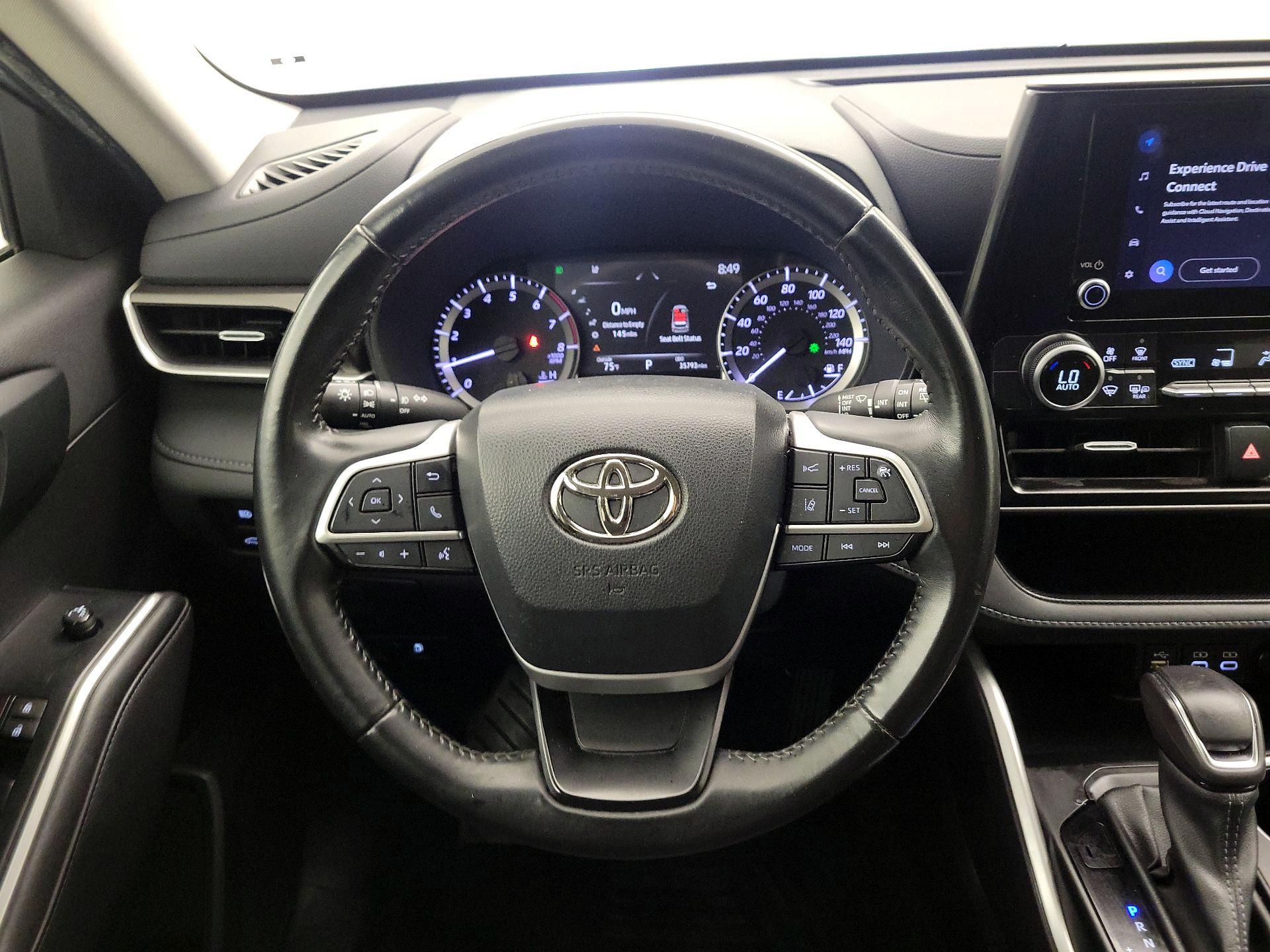Thumbnail: 2023 Toyota Highlander - 10