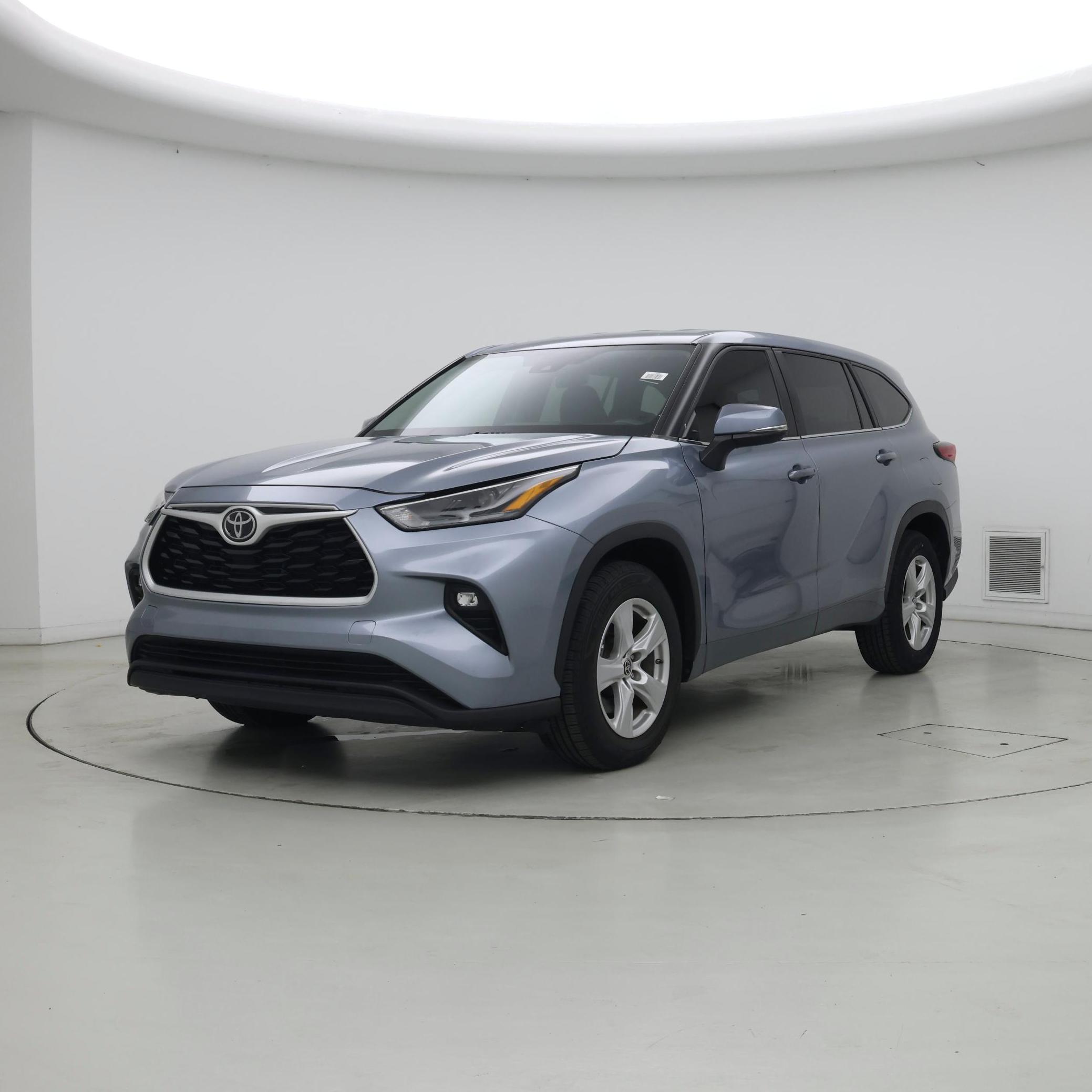 Thumbnail: 2023 Toyota Highlander - 4