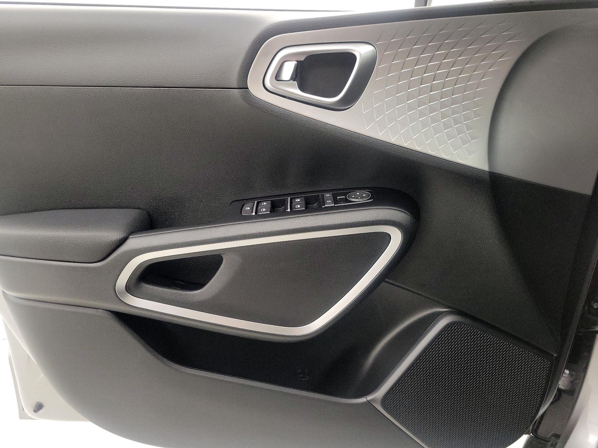 Thumbnail: 2025 Kia Soul - 12