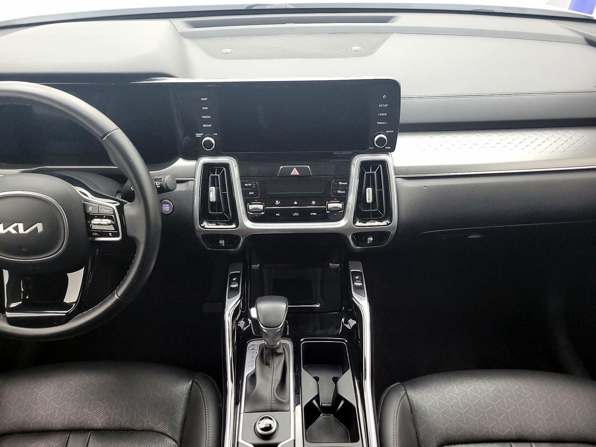 Thumbnail: 2023 Kia Sorento - 9