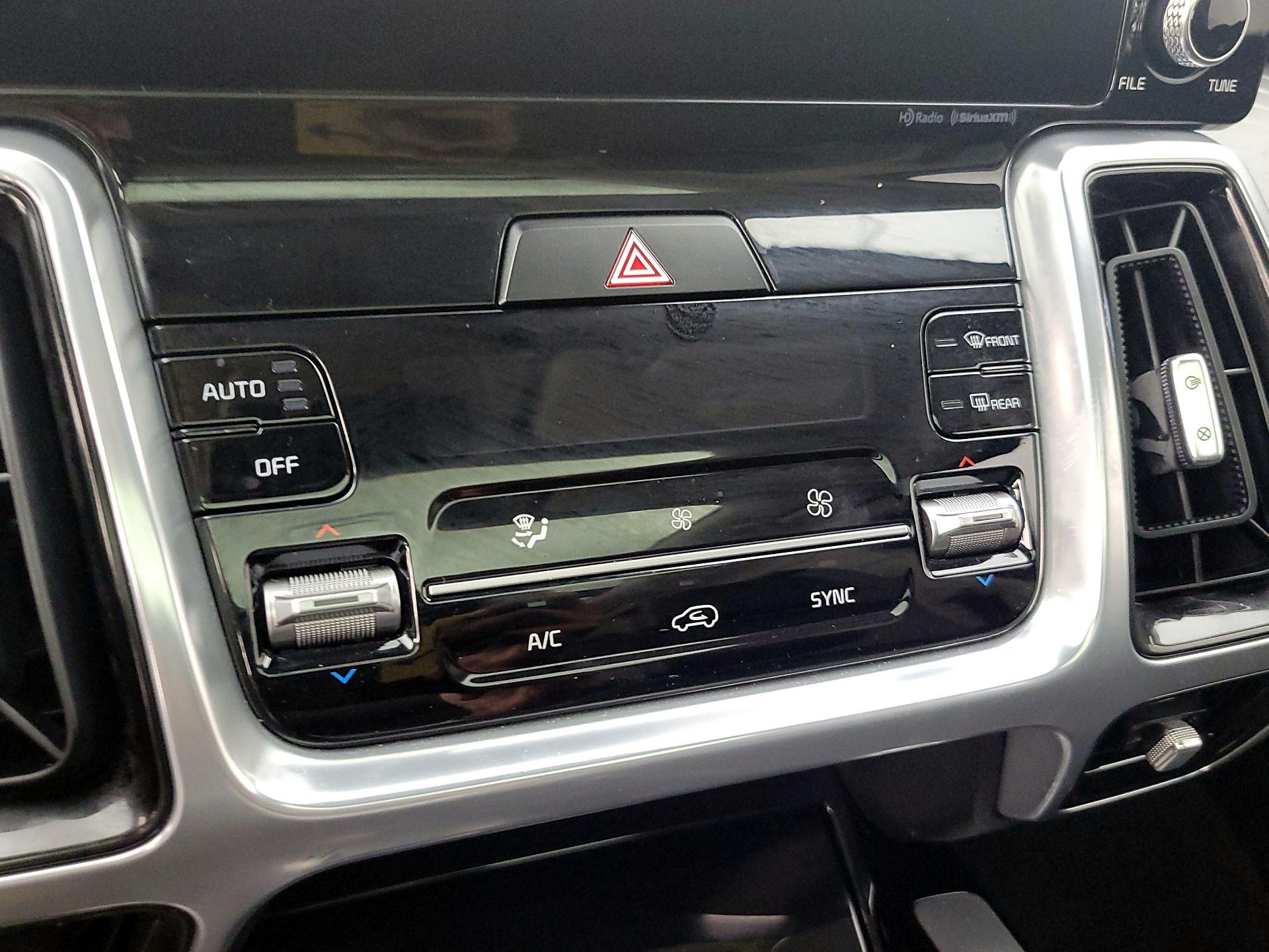 Thumbnail: 2023 Kia Sorento - 17