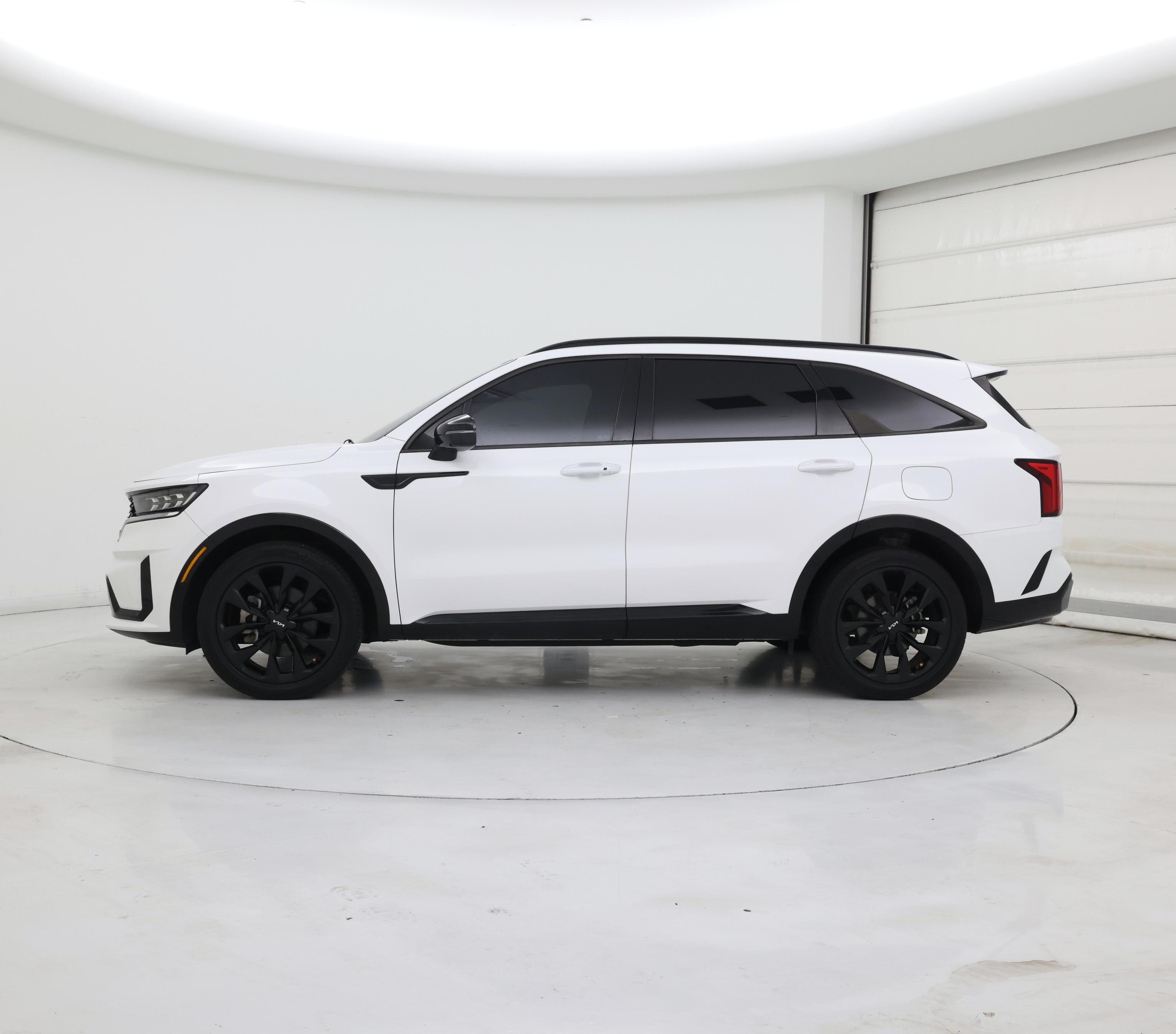 Thumbnail: 2023 Kia Sorento - 3