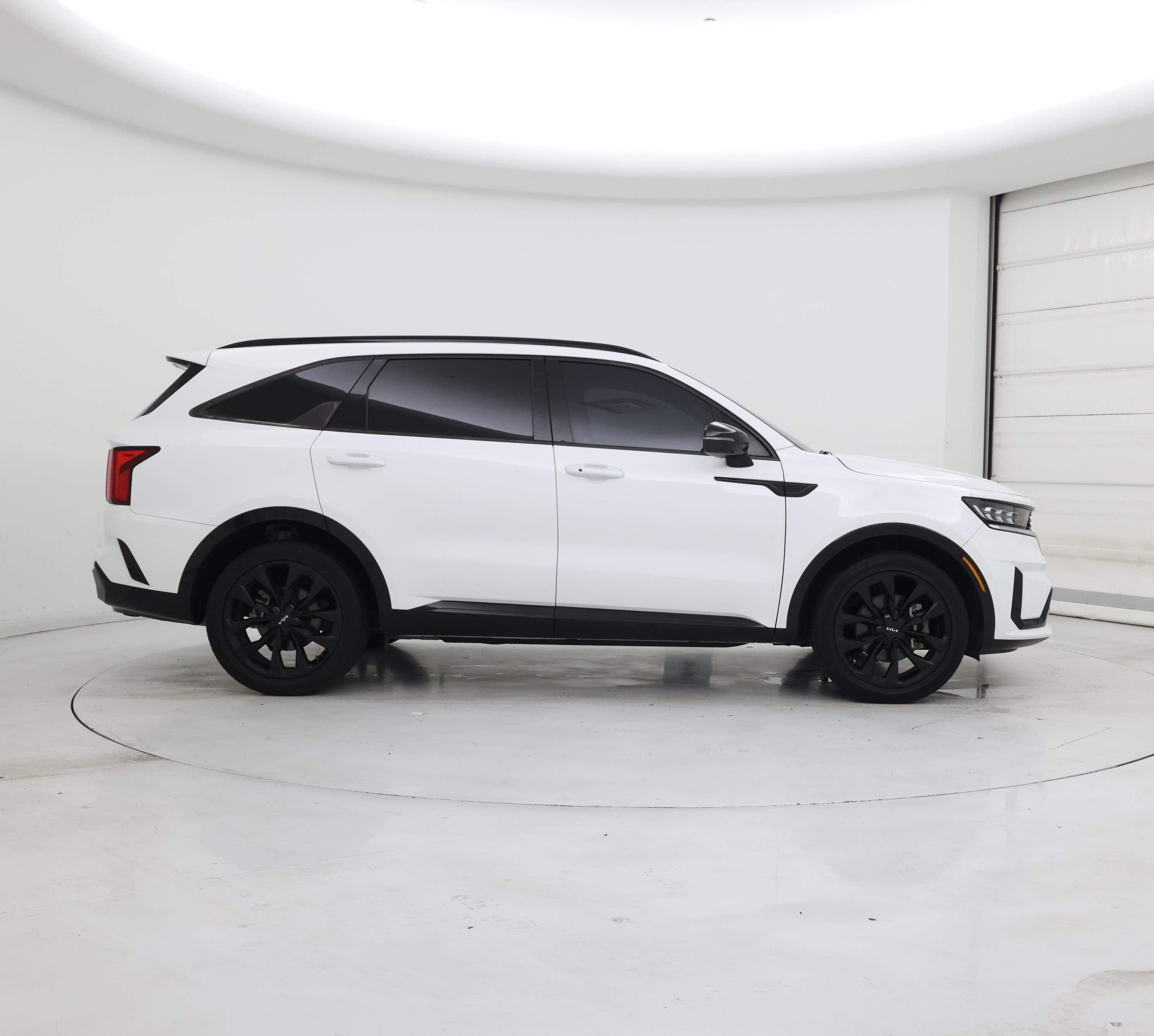 Thumbnail: 2023 Kia Sorento - 7