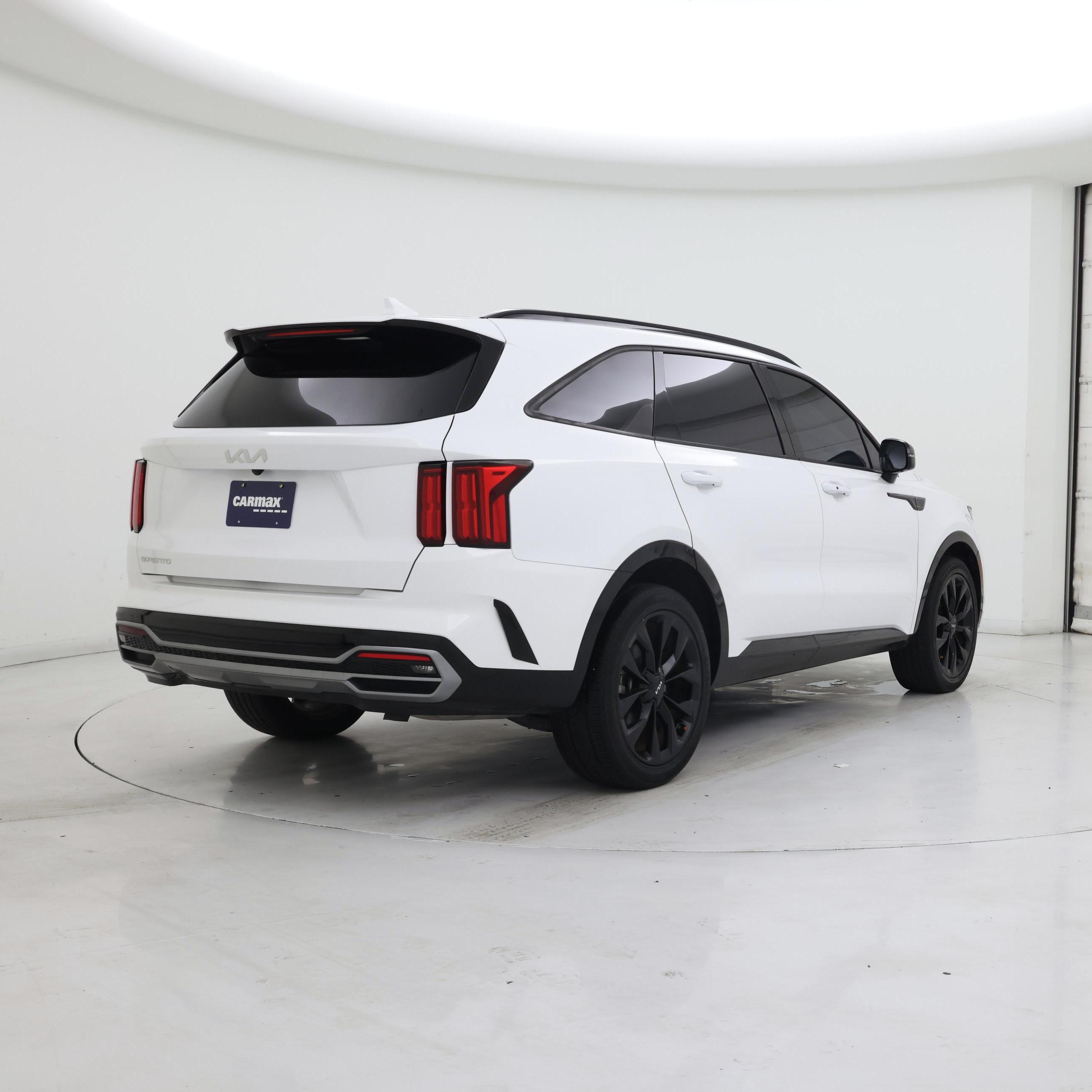Thumbnail: 2023 Kia Sorento - 8