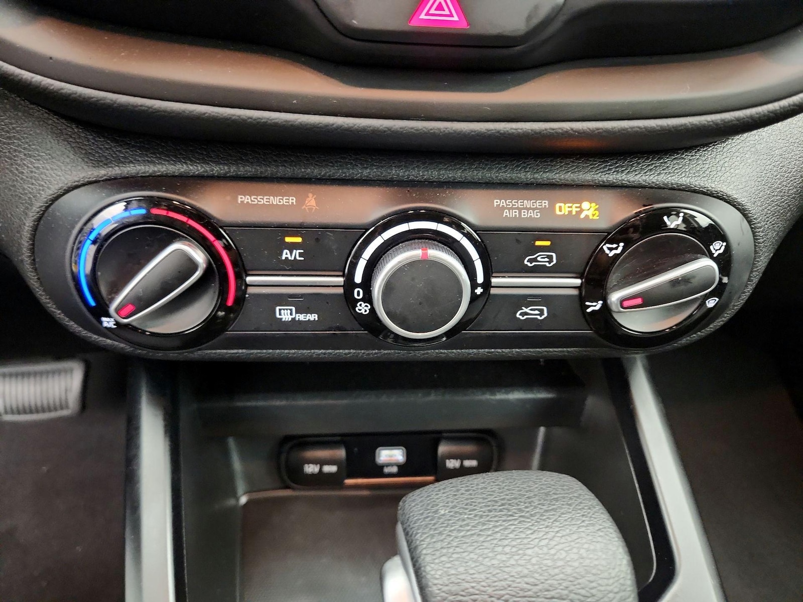 2025 Kia Soul LX - Photo 17
