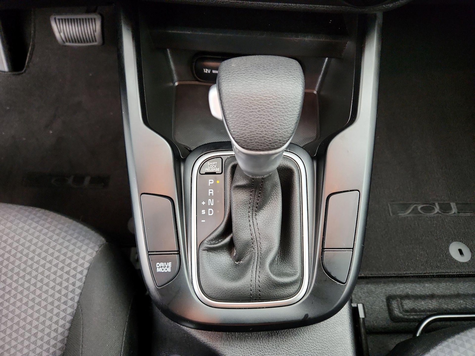 2025 Kia Soul LX - Photo 18