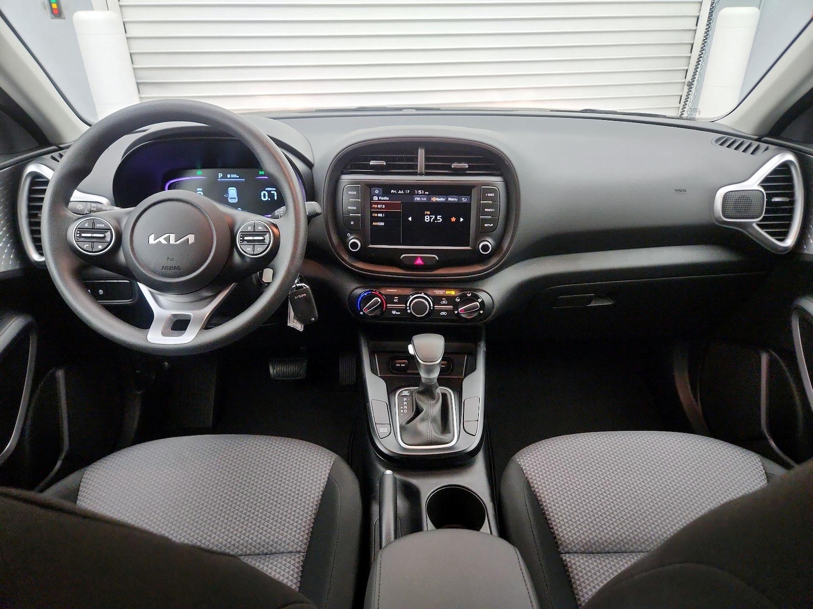 2025 Kia Soul LX - Photo 10