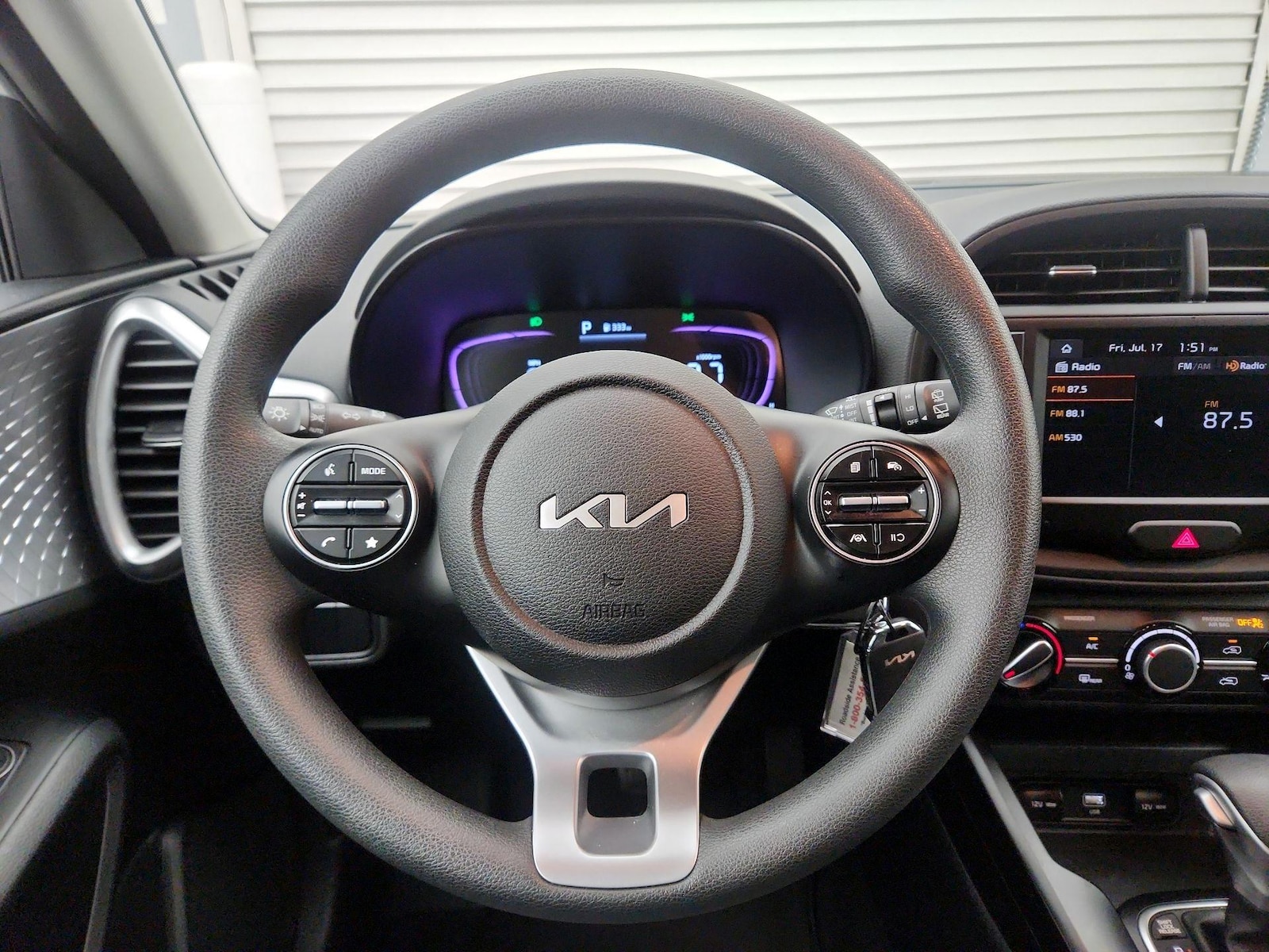 2025 Kia Soul LX - Photo 11