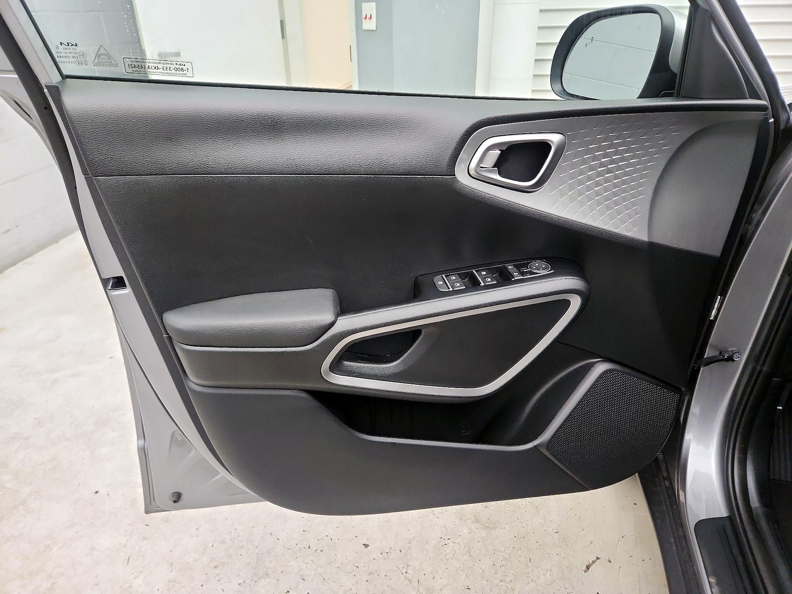 2025 Kia Soul LX - Photo 13