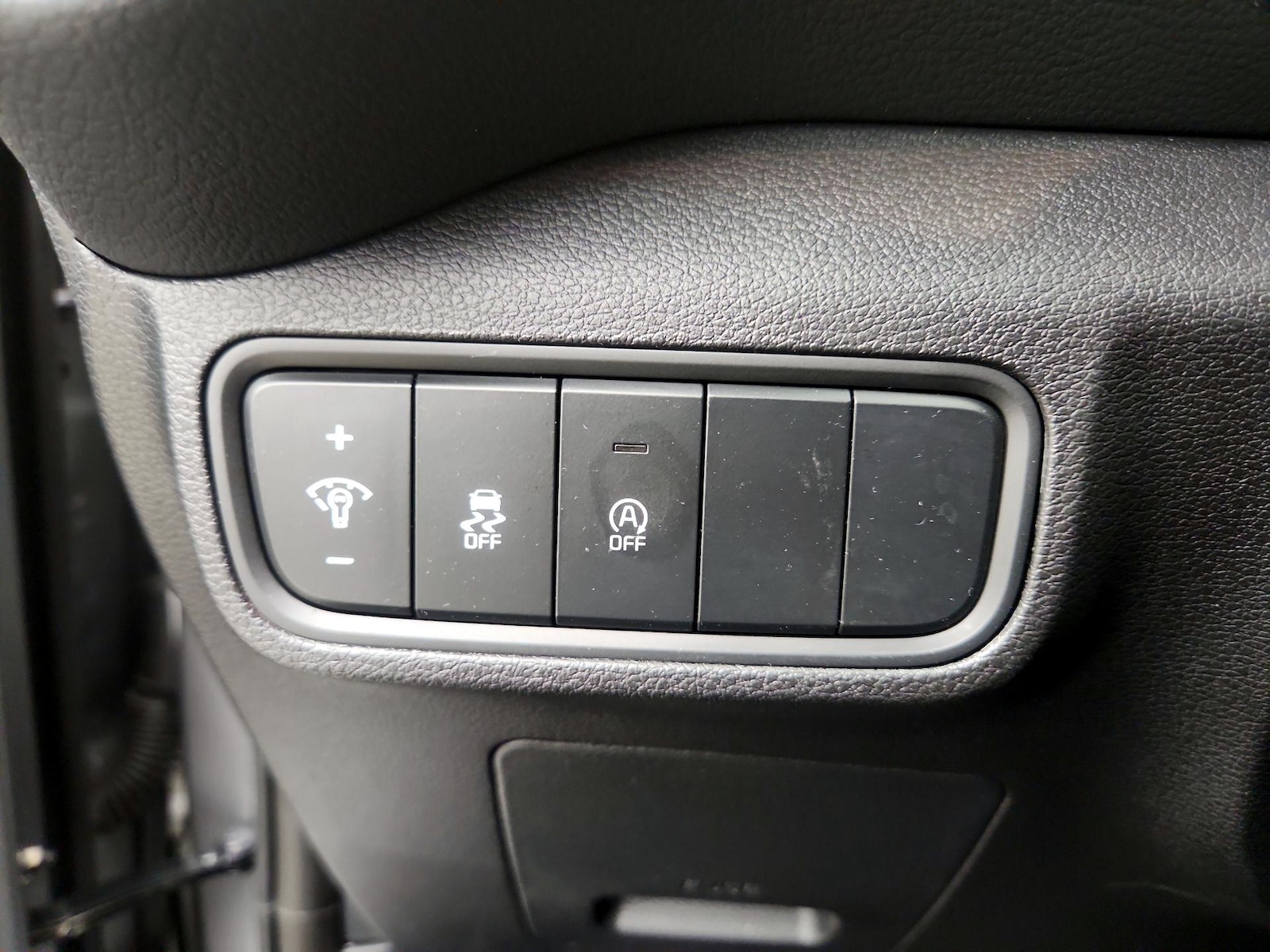 2025 Kia Soul LX - Photo 14