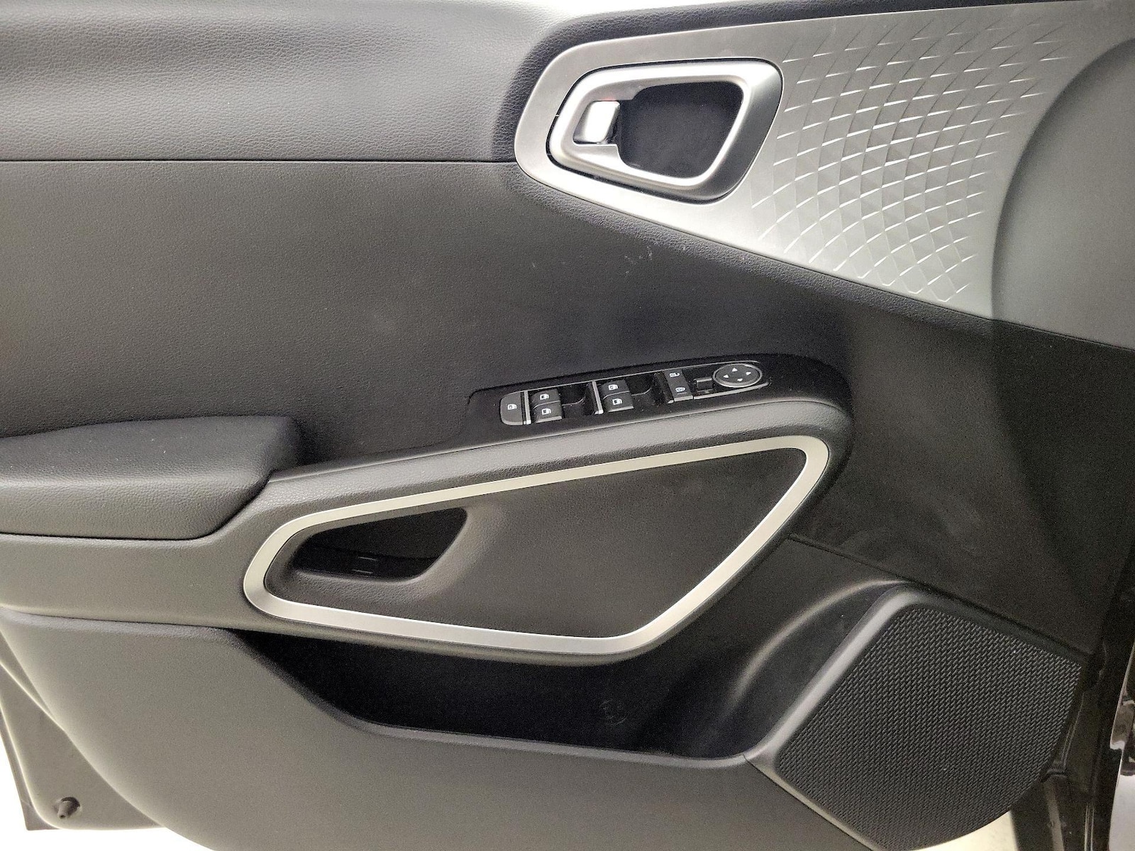 2025 Kia Soul LX - Photo 13