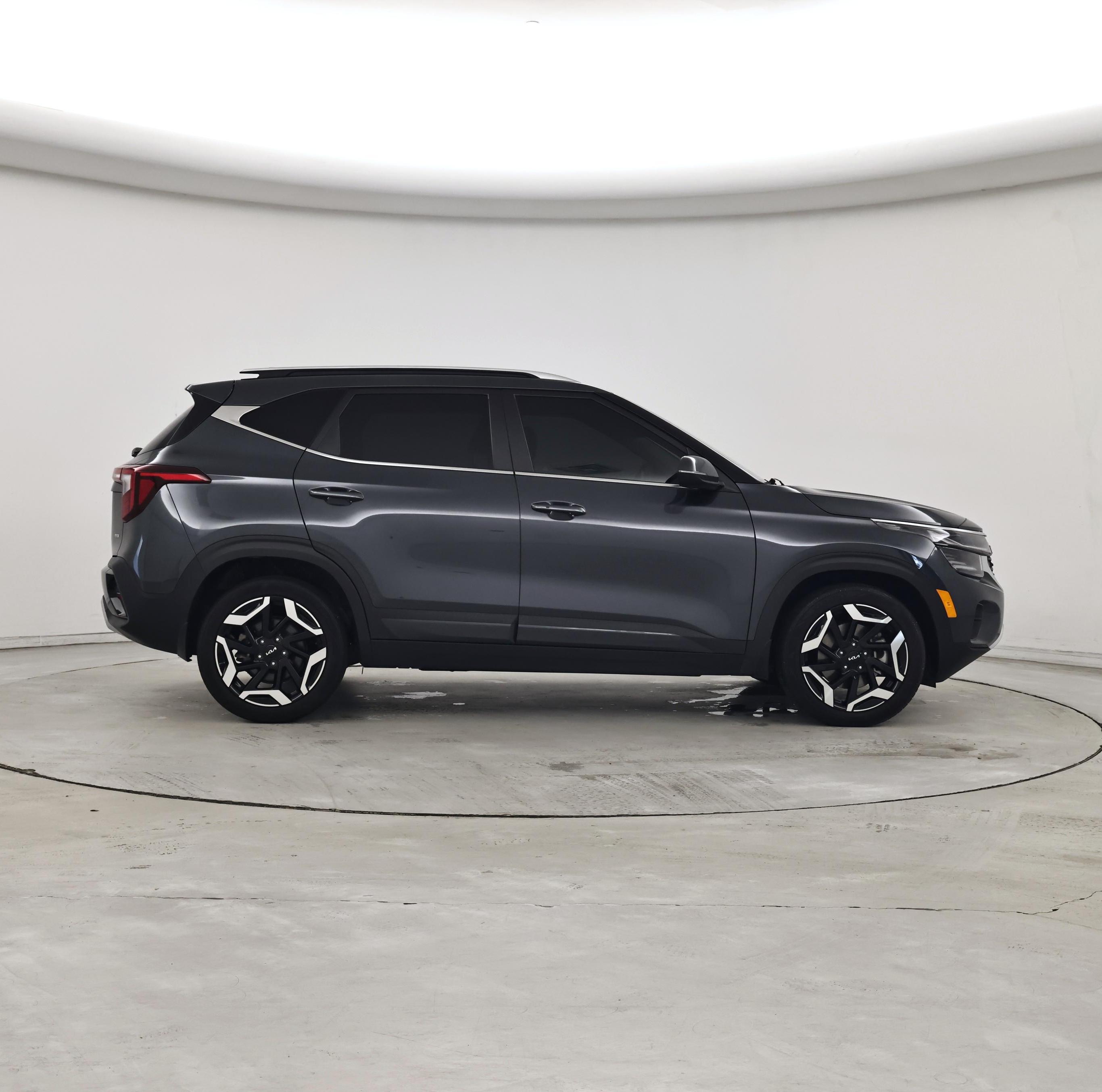 Thumbnail: 2024 Kia Seltos - 7