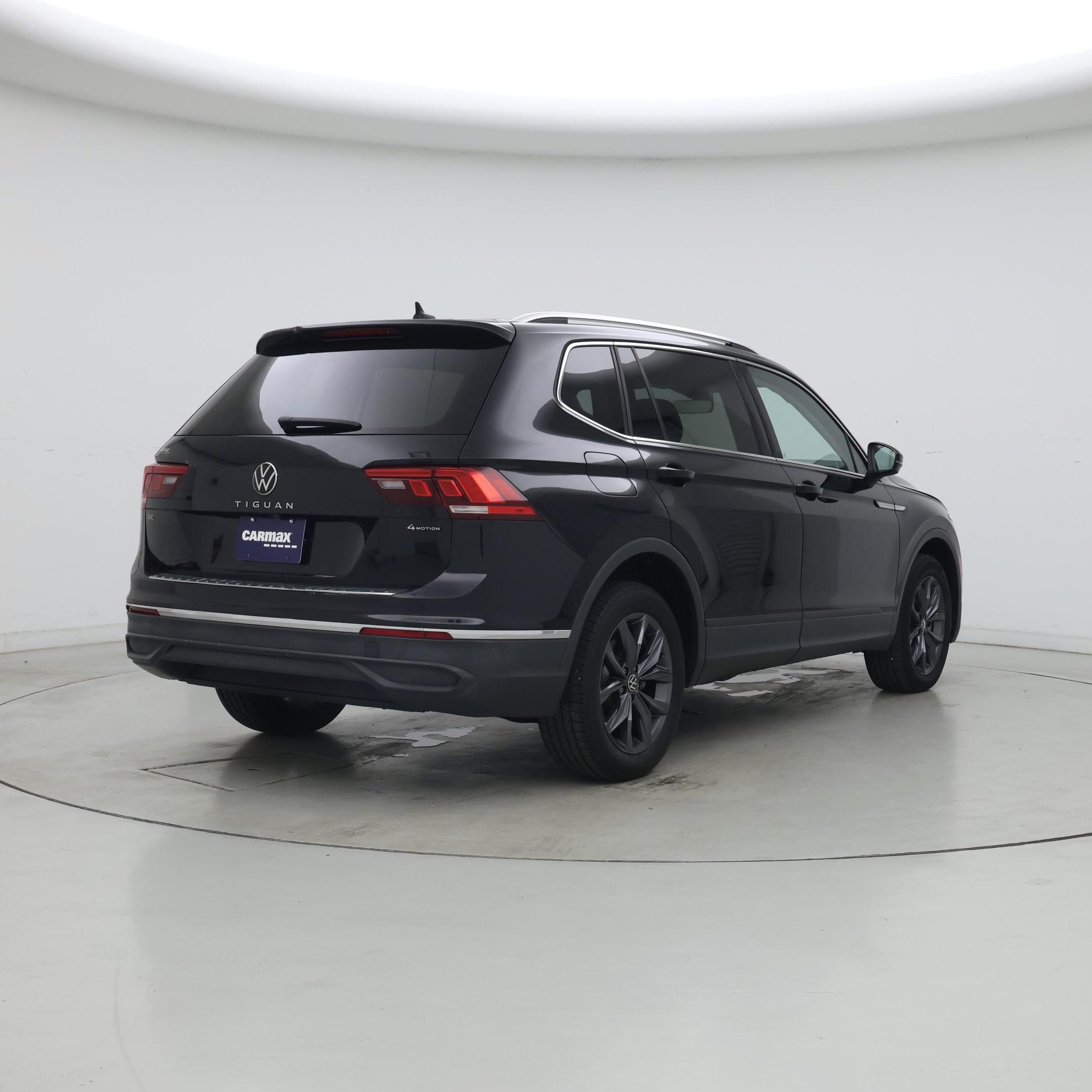 Thumbnail: 2022 Volkswagen Tiguan - 8