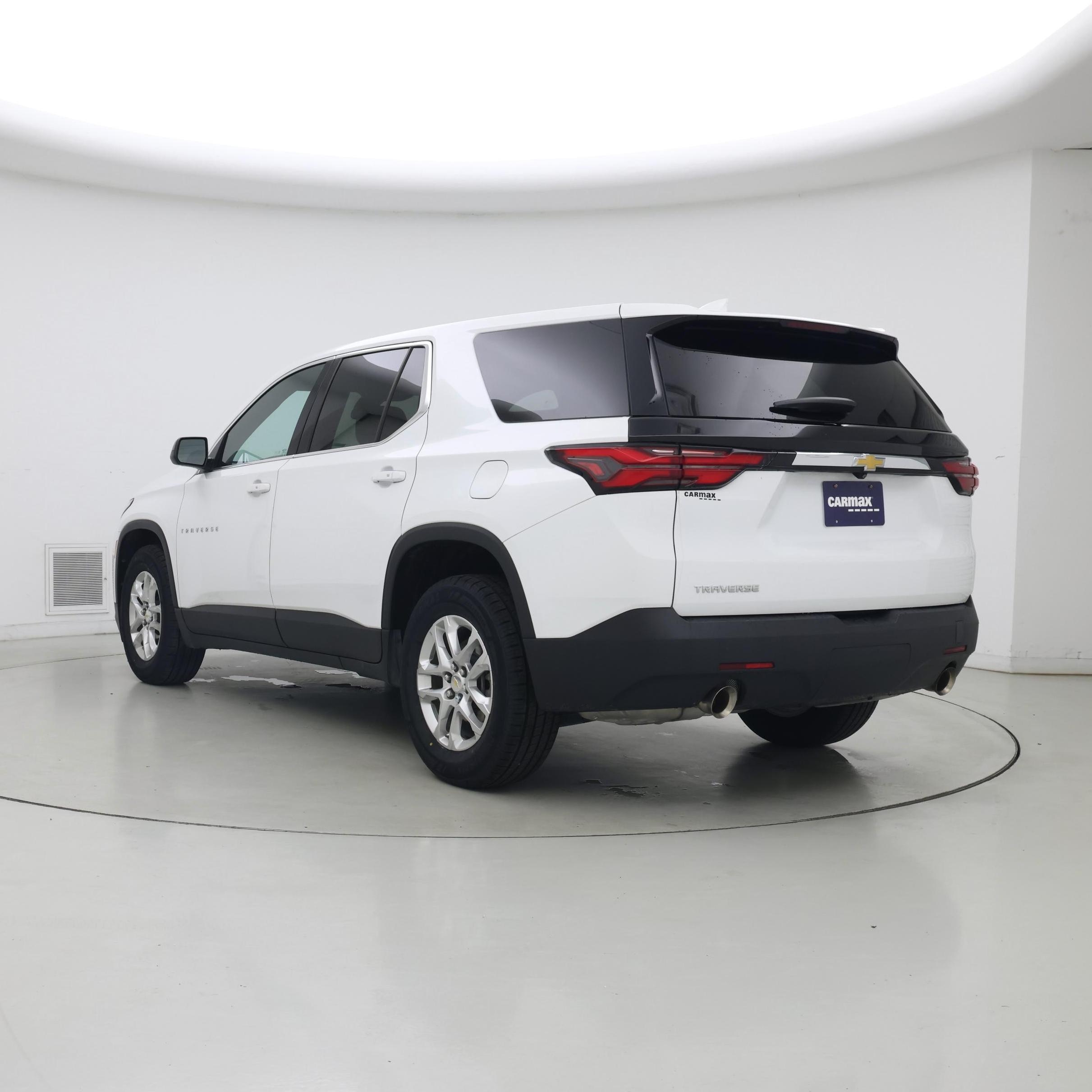 Thumbnail: 2023 Chevrolet Traverse - 2