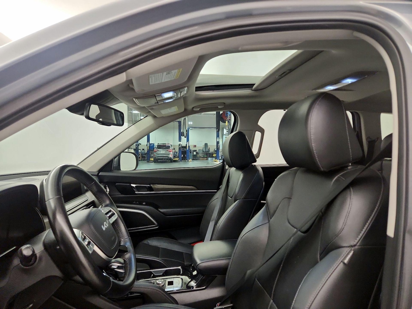 Sunroof(s) & Overhead Airbags