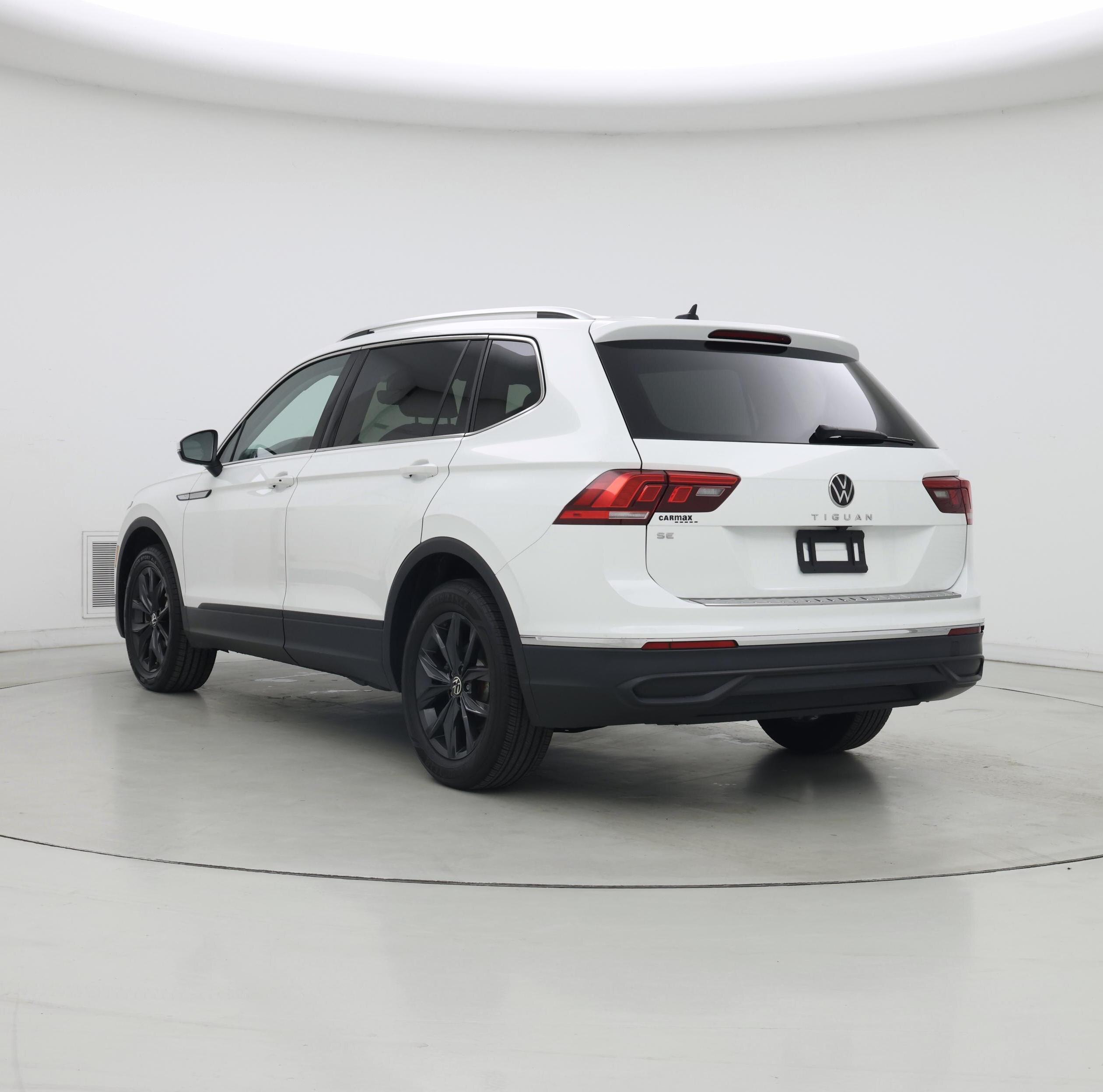 Thumbnail: 2024 Volkswagen Tiguan - 2