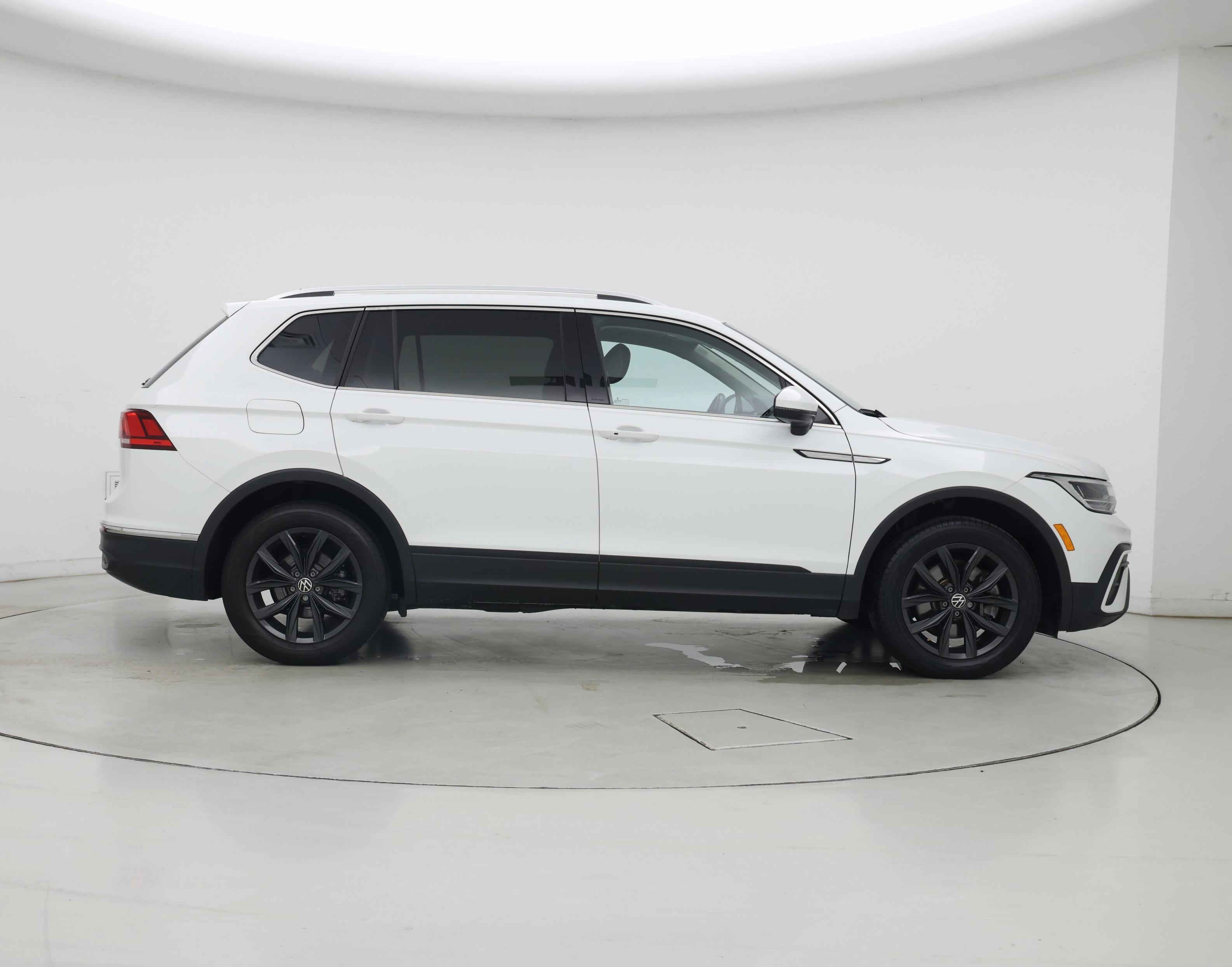Thumbnail: 2024 Volkswagen Tiguan - 7