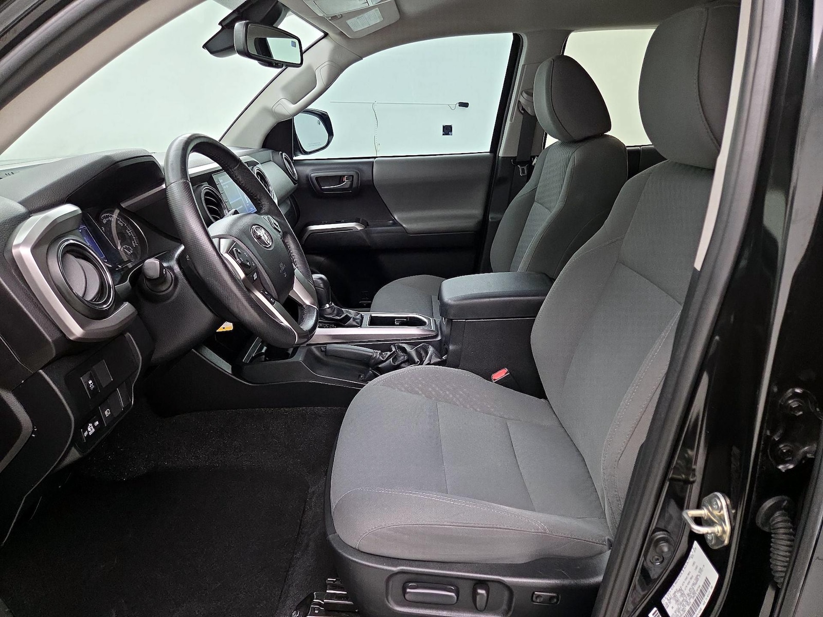 2021 Toyota Tacoma SR5 - Photo 12