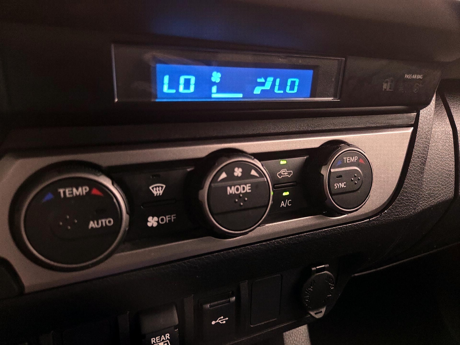 2021 Toyota Tacoma SR5 - Photo 17
