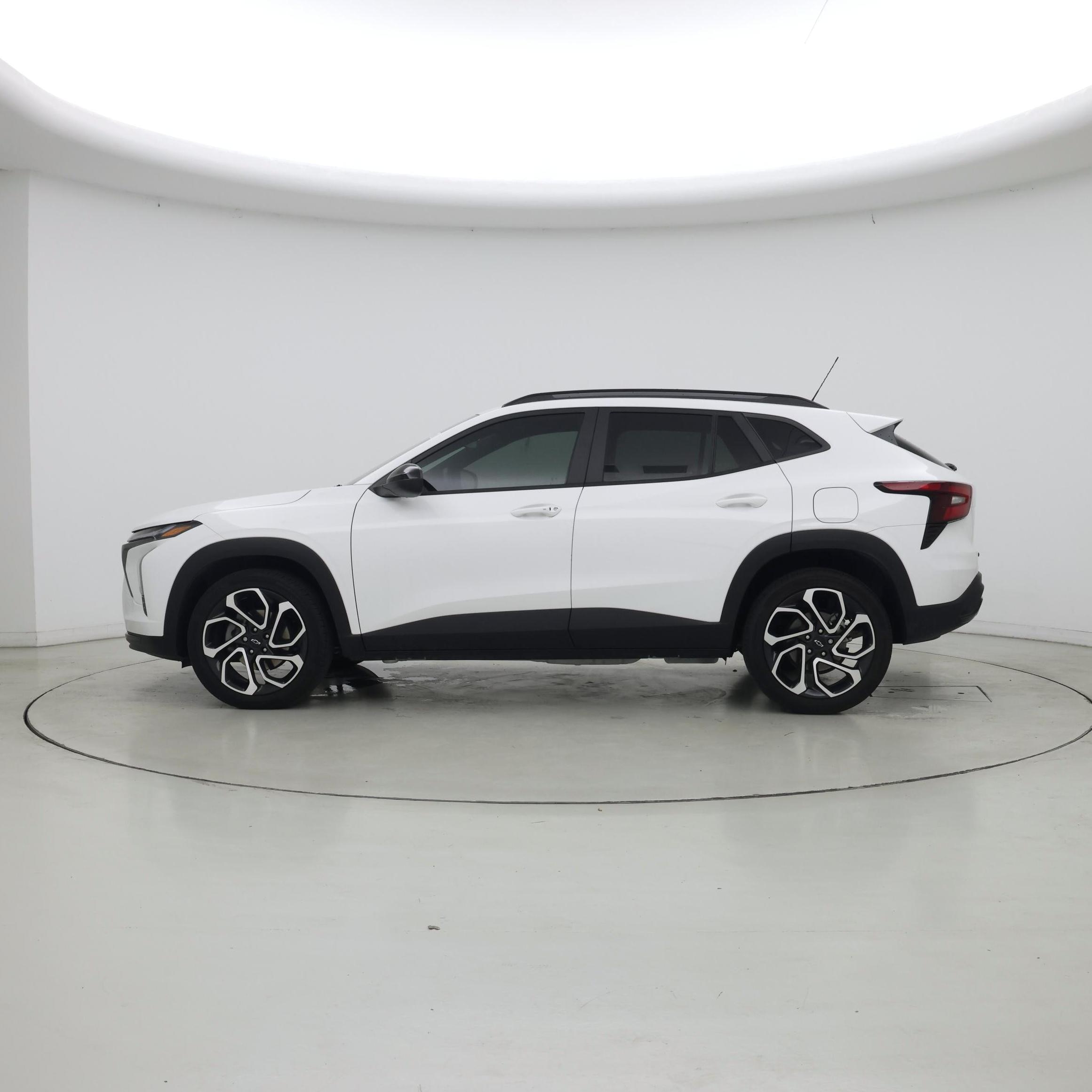 Thumbnail: 2024 Chevrolet Trax - 3