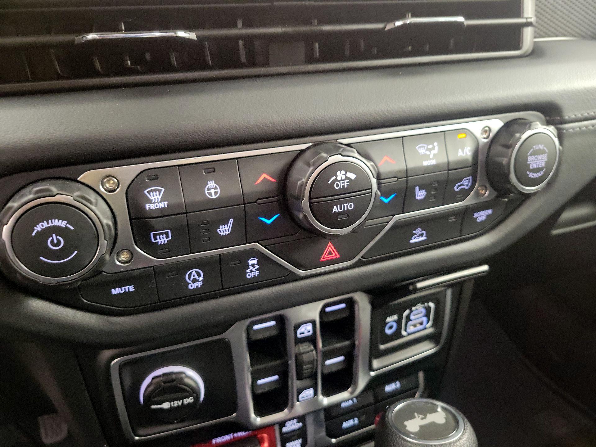Thumbnail: 2025 Jeep Wrangler - 16