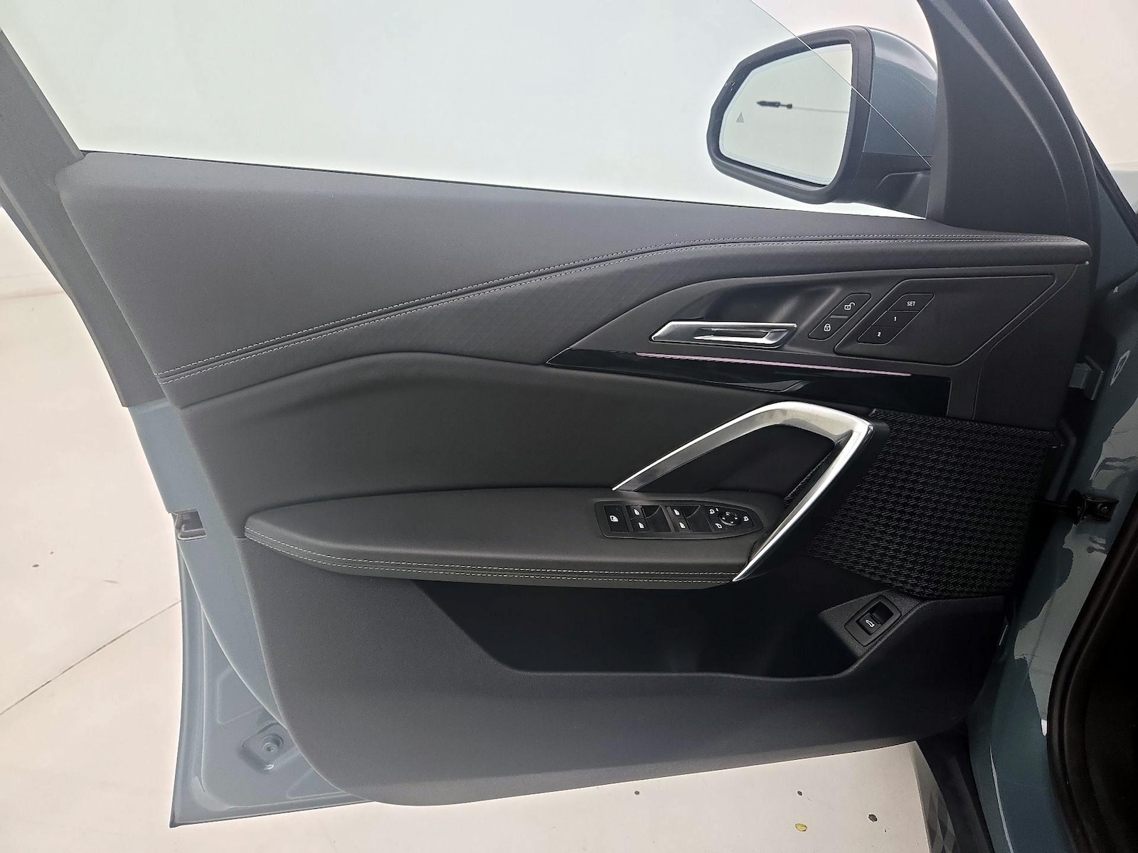 2025 BMW X2 28i - Photo 13