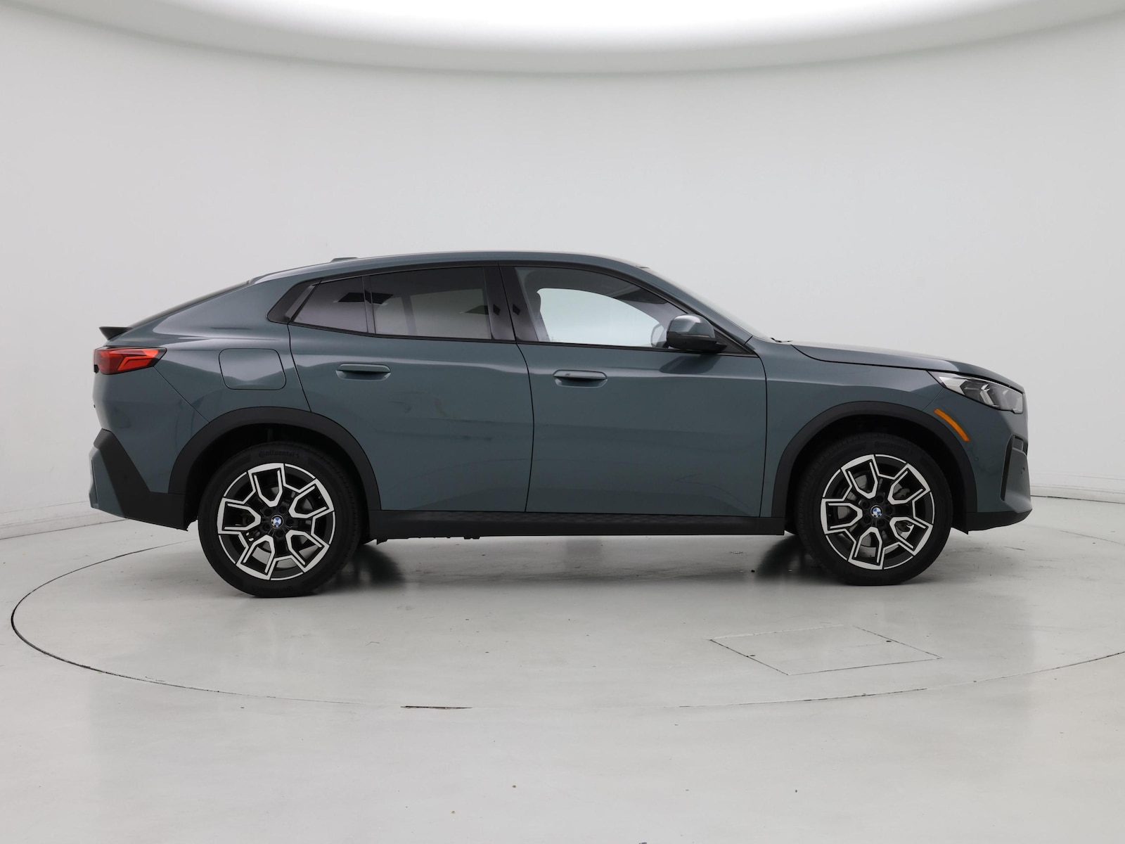 2025 BMW X2 28i - Photo 8