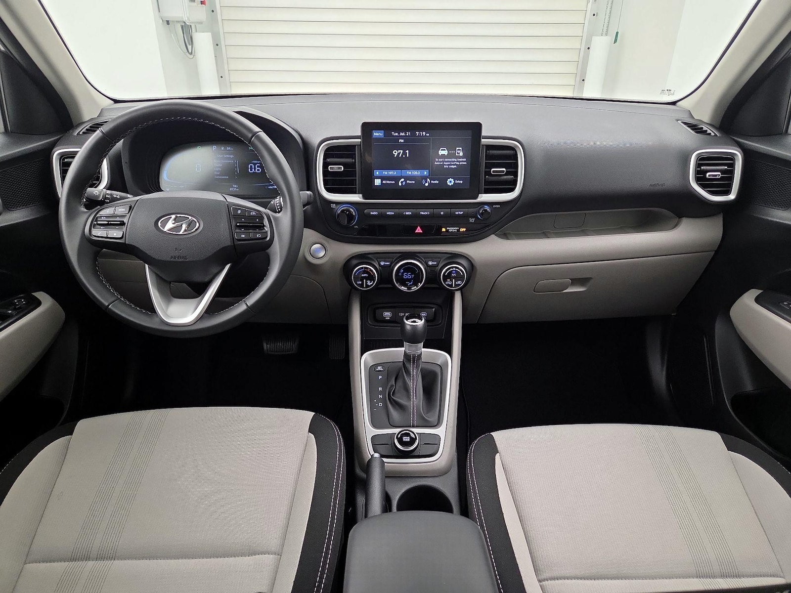 Apple CarPlay® & Android Auto™