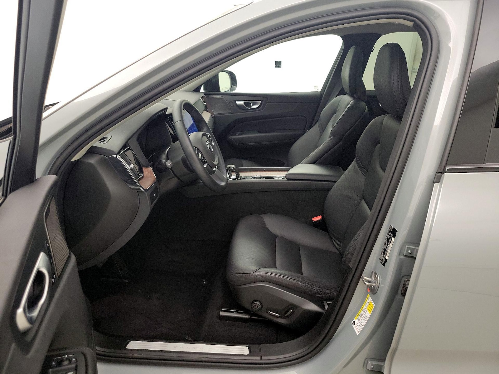 2024 Volvo XC60 Plus - Photo 12