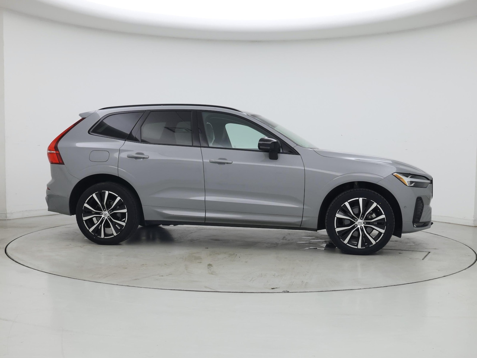 2024 Volvo XC60 Plus - Photo 8