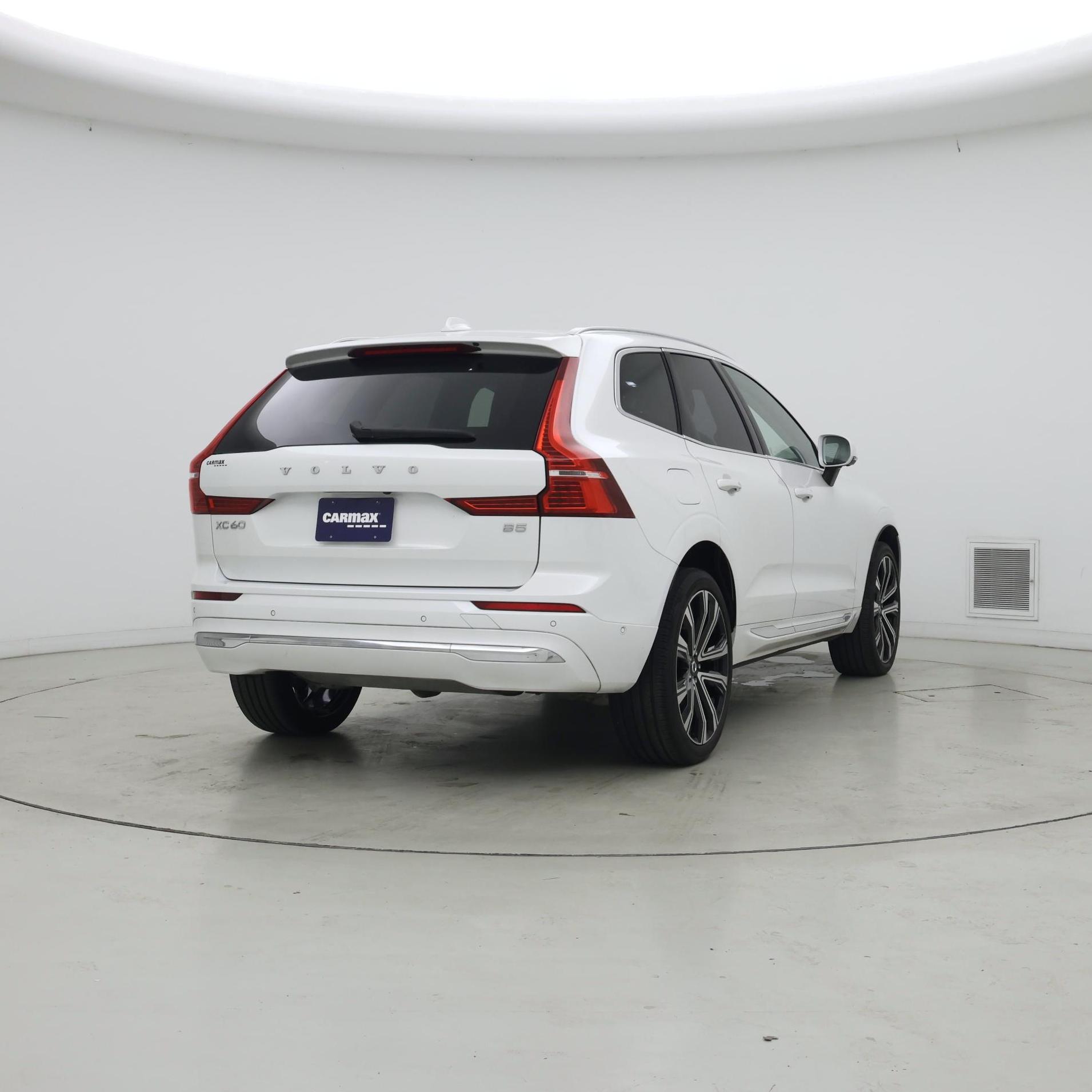 Thumbnail: 2023 Volvo XC60 - 8