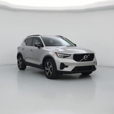 2023 Volvo XC40 B5 Plus Dark Theme