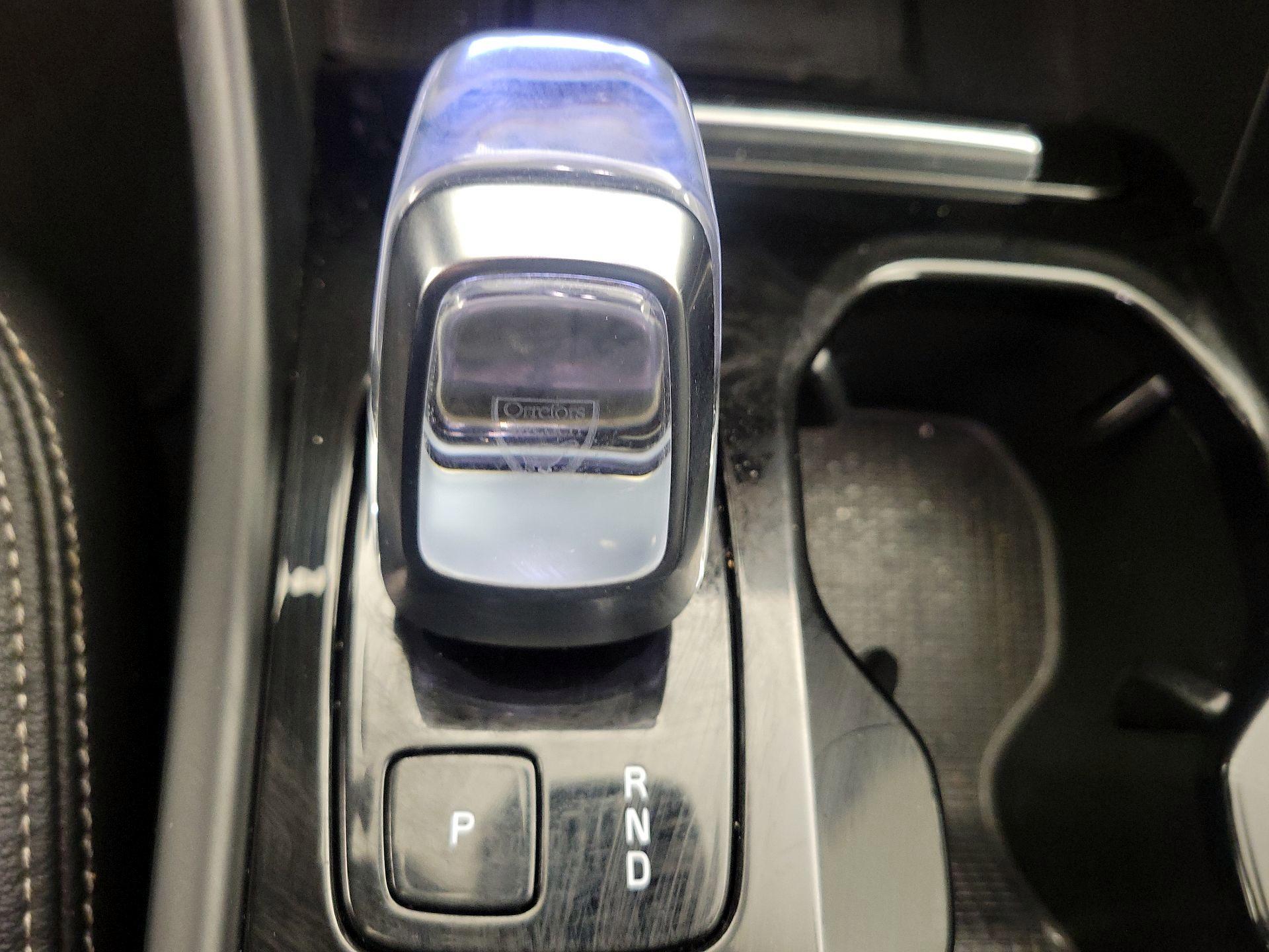 Thumbnail: 2023 Volvo XC40 - 17