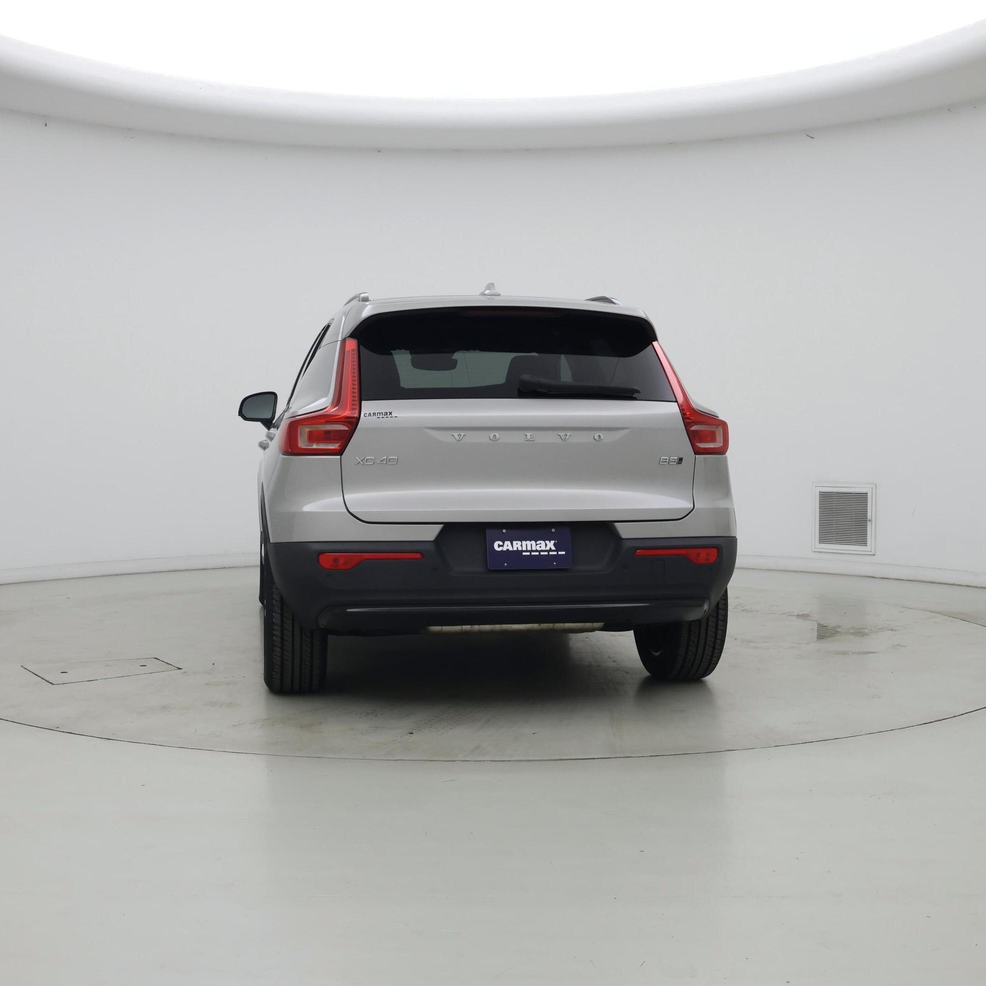 Thumbnail: 2023 Volvo XC40 - 6