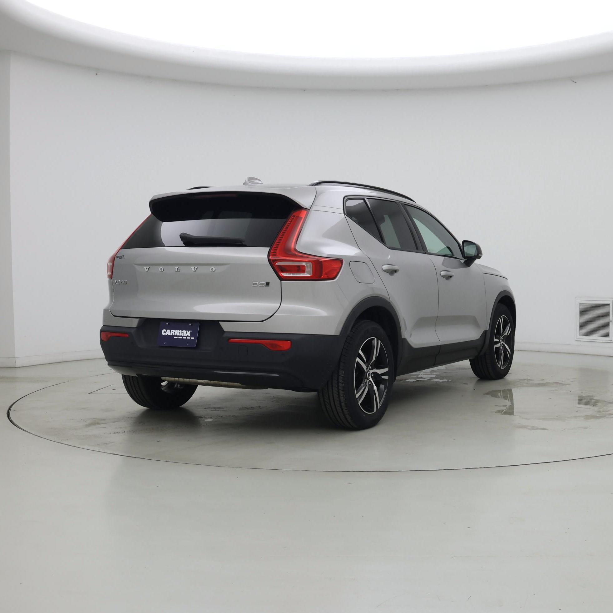 Thumbnail: 2023 Volvo XC40 - 8