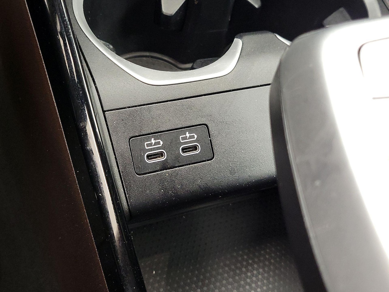 2025 BMW X2 28i - Photo 19
