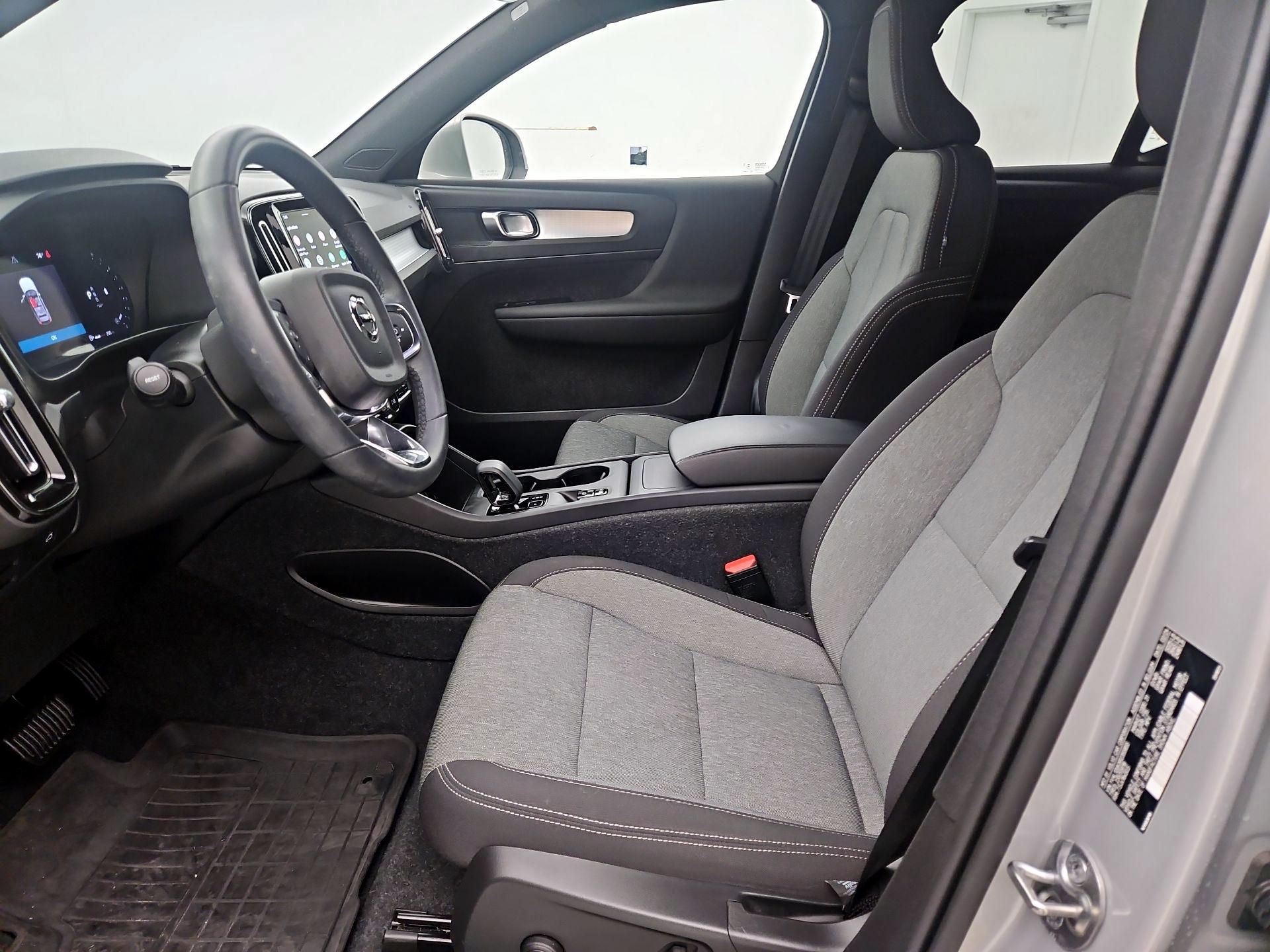 Thumbnail: 2024 Volvo XC40 - 11