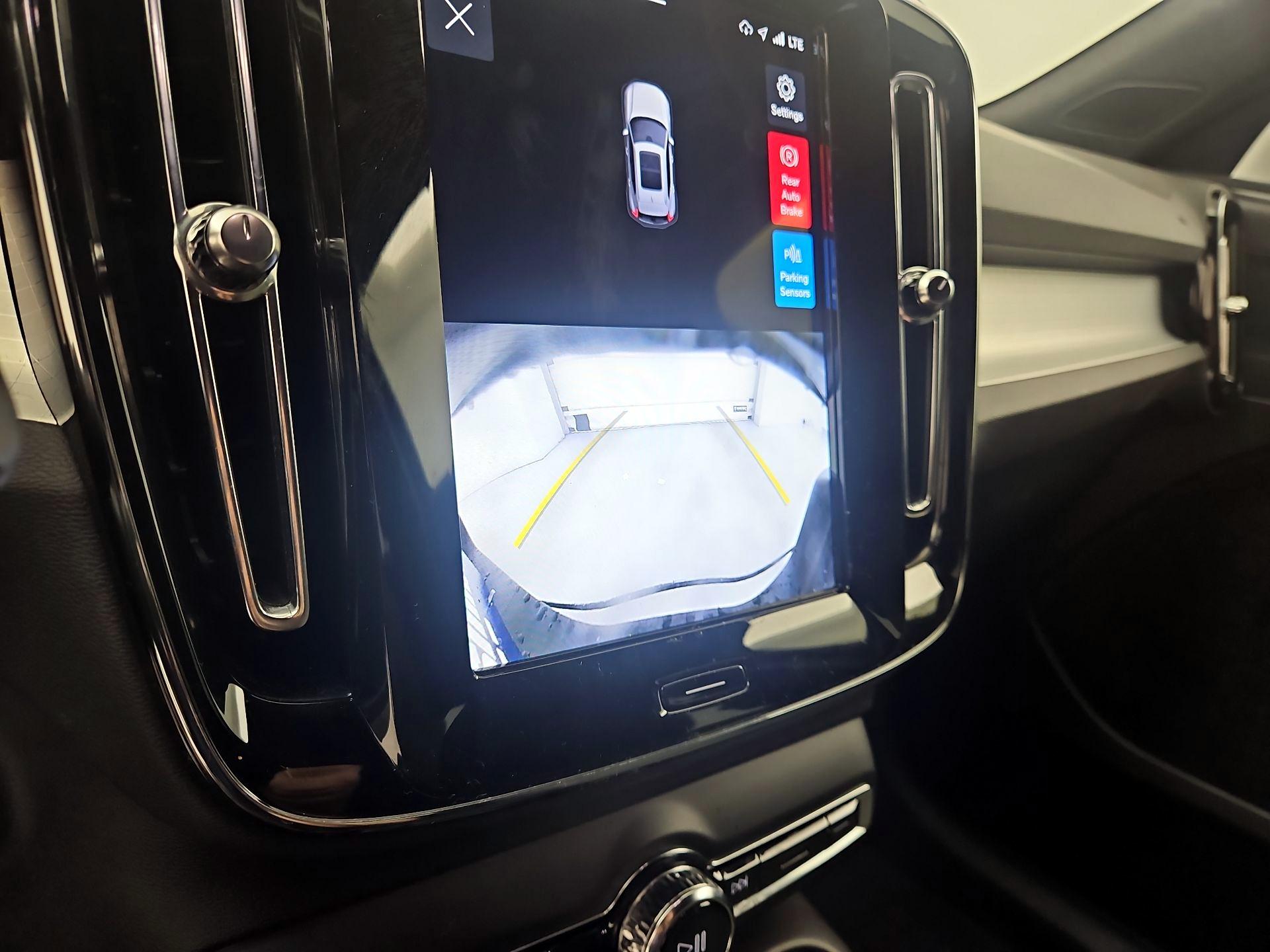 Thumbnail: 2024 Volvo XC40 - 14