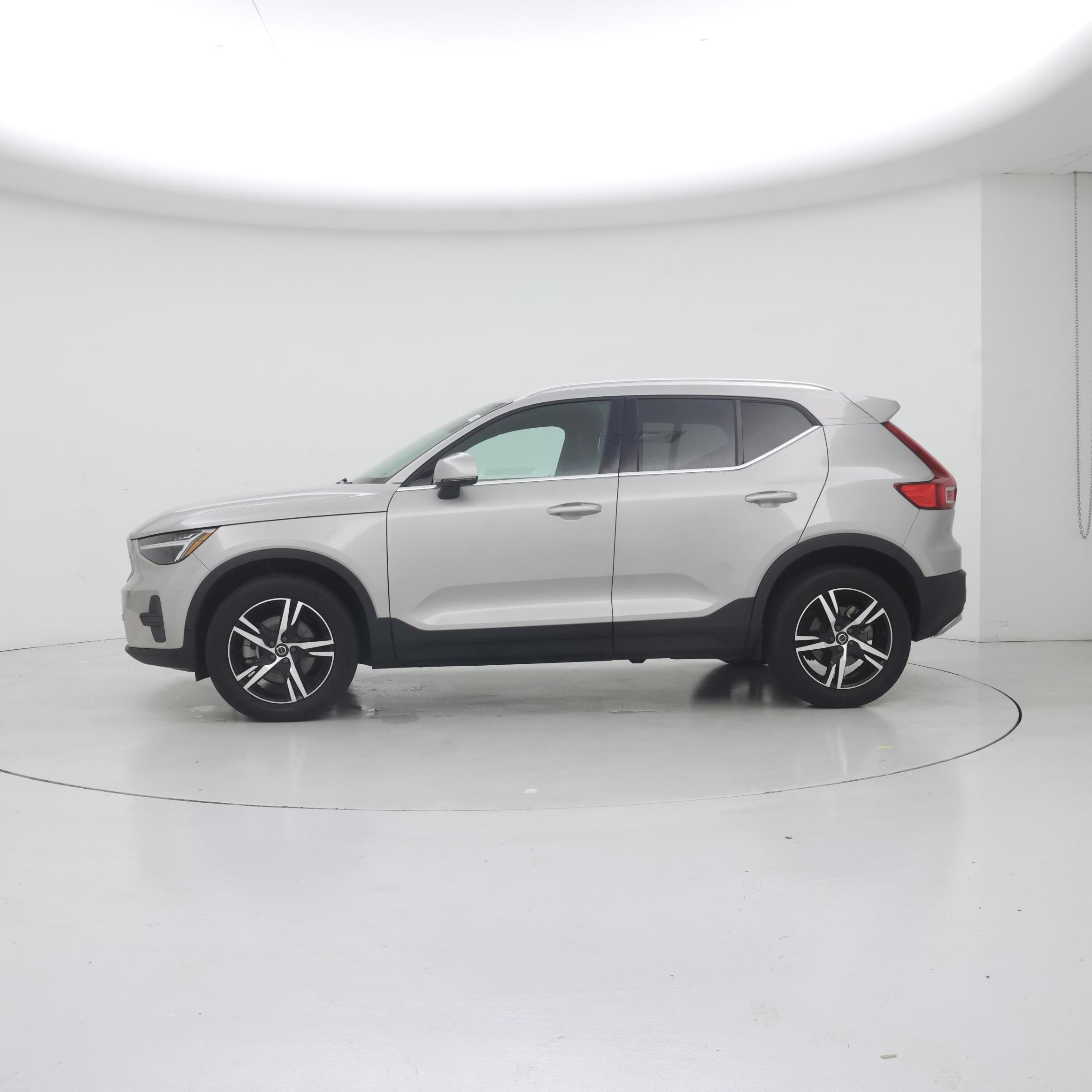 Thumbnail: 2024 Volvo XC40 - 3