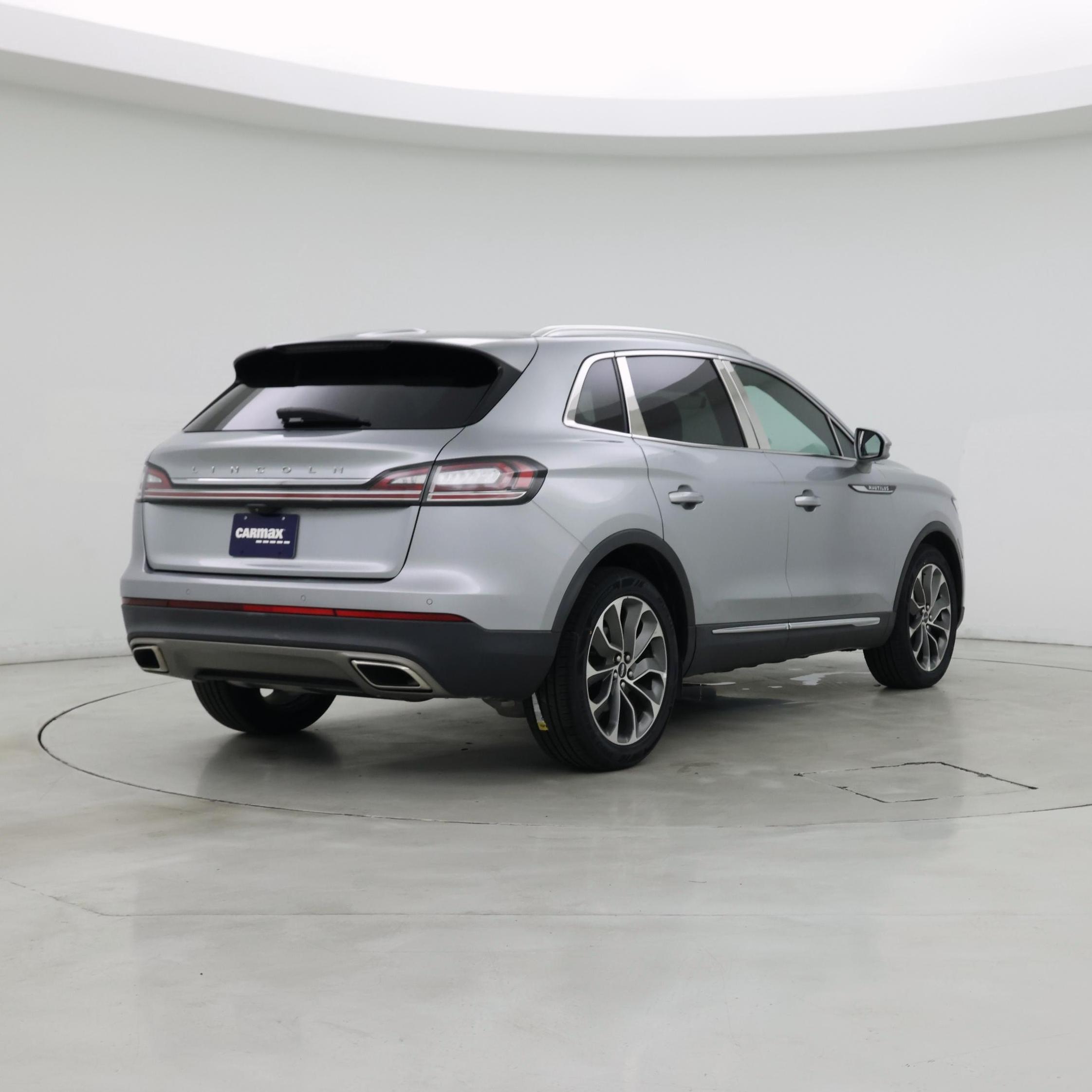Thumbnail: 2023 Lincoln Nautilus - 8