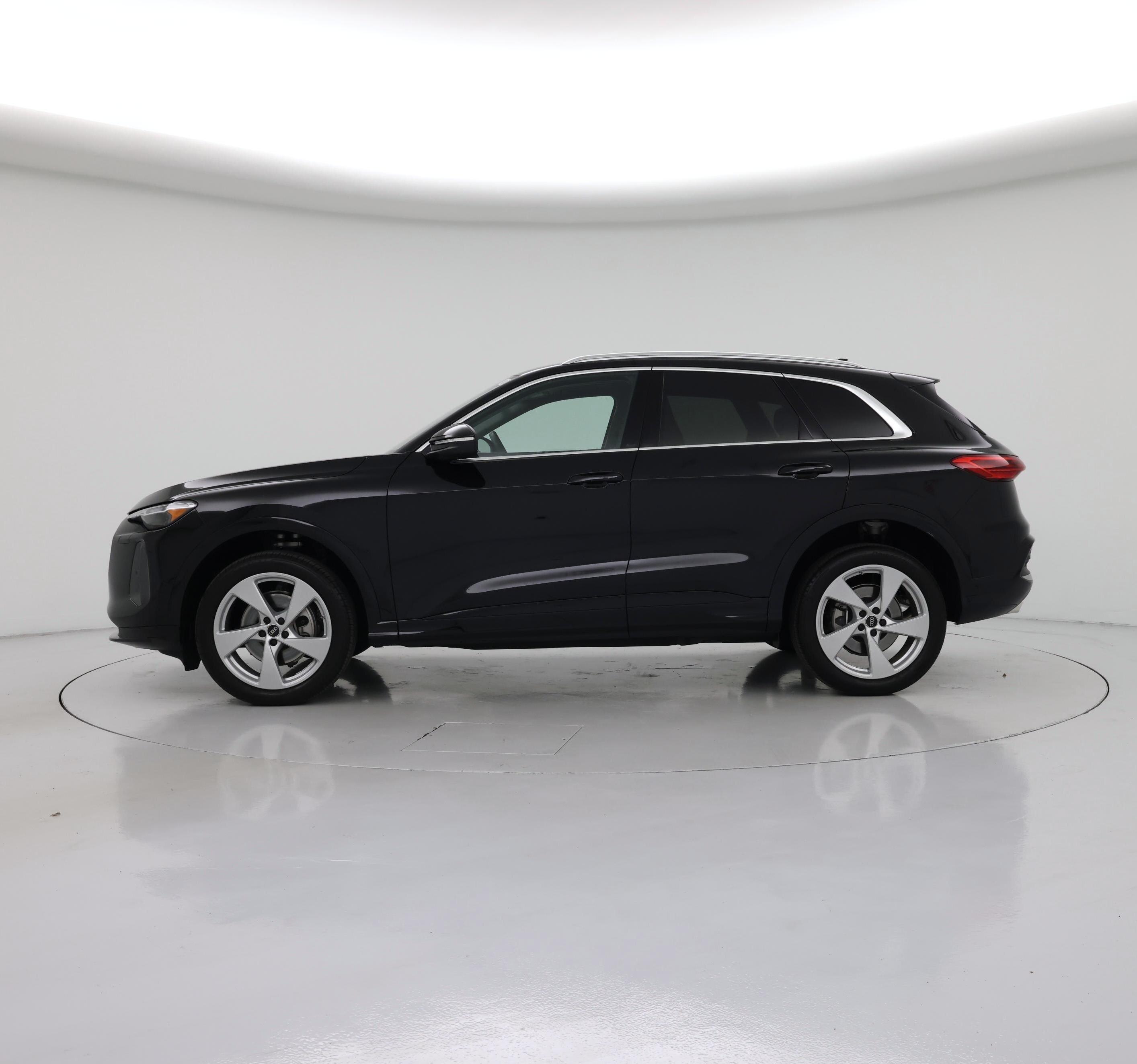 Thumbnail: 2025 Audi Q5 - 3