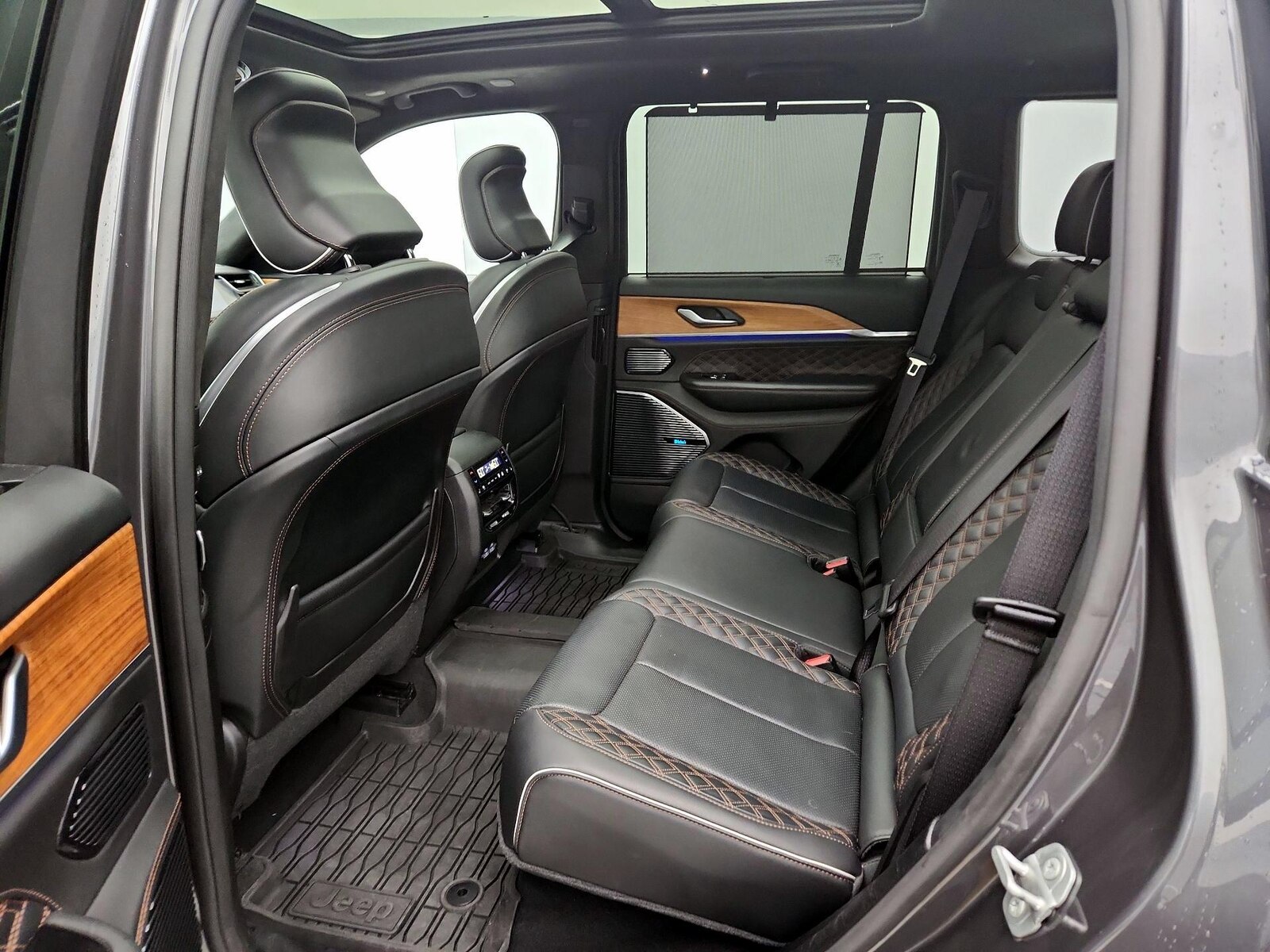 Rear A/C Seat(s)