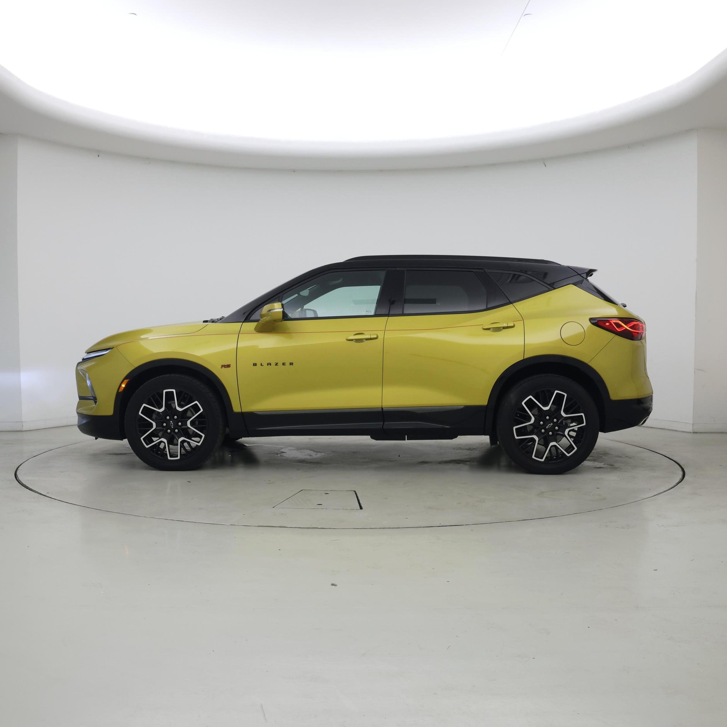 Thumbnail: 2023 Chevrolet Blazer - 3
