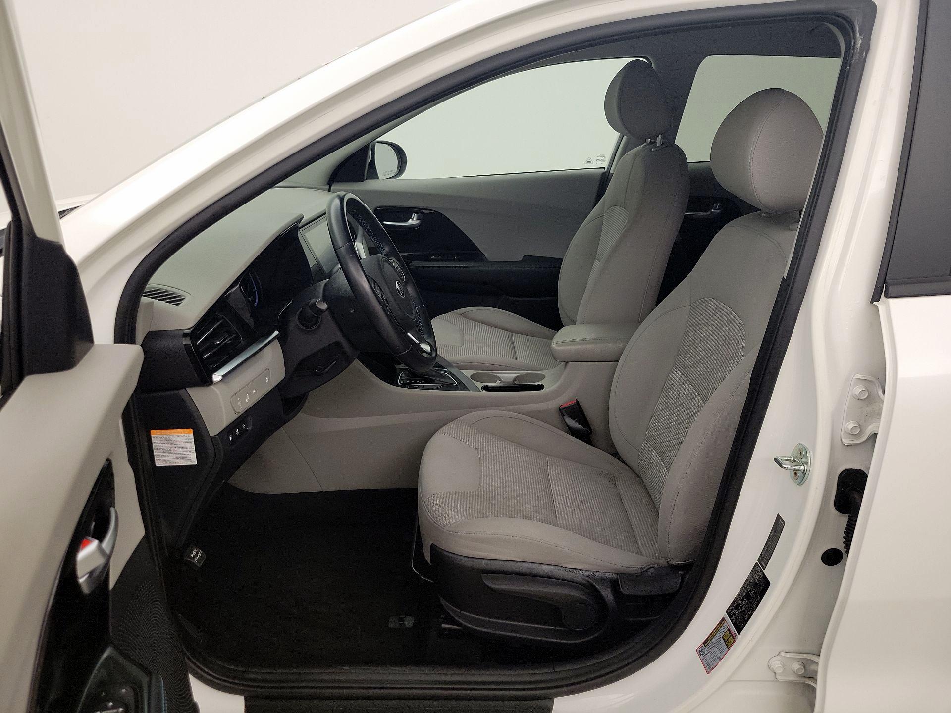 Thumbnail: 2020 Kia Niro - 11