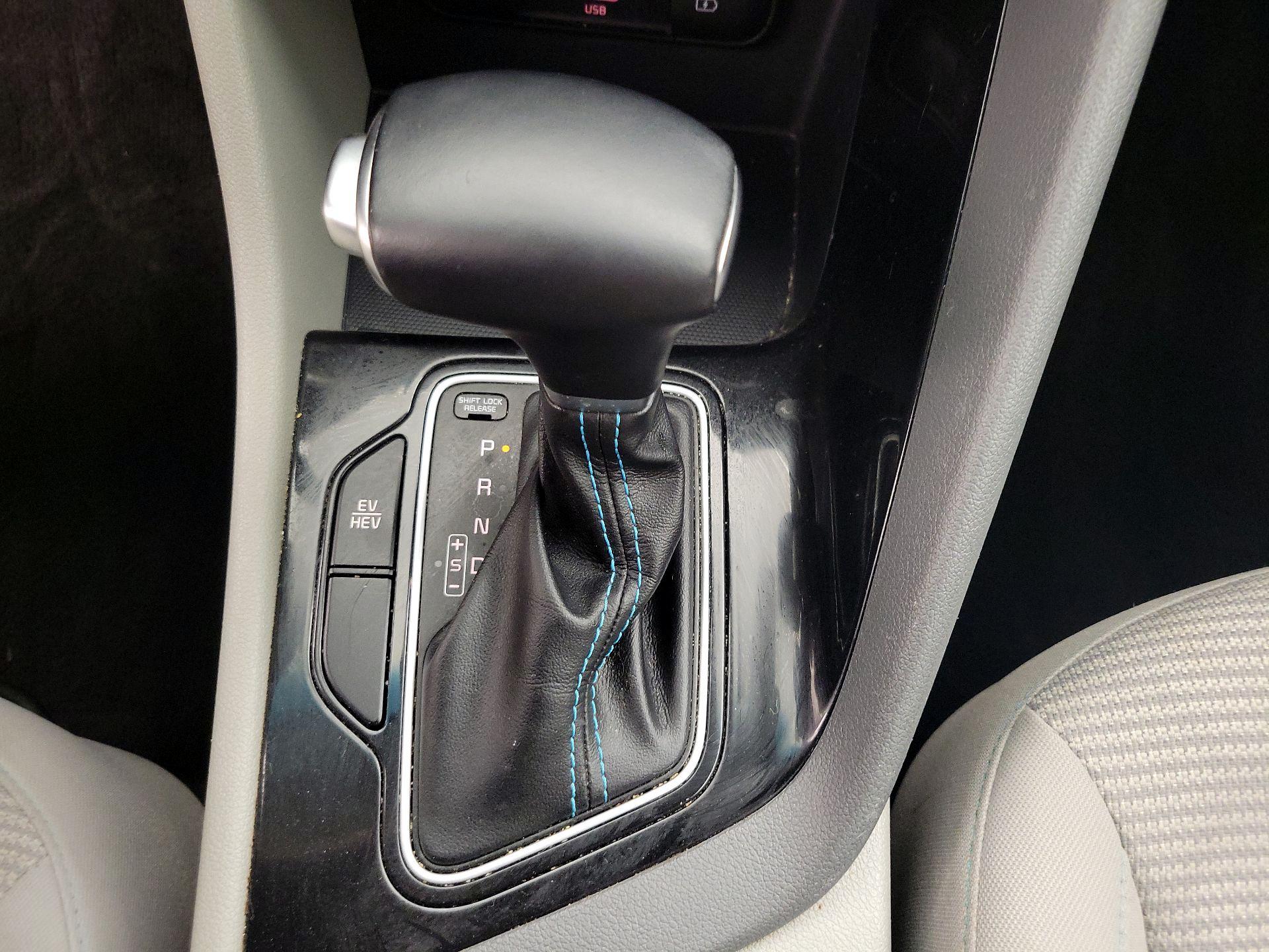 Thumbnail: 2020 Kia Niro - 17