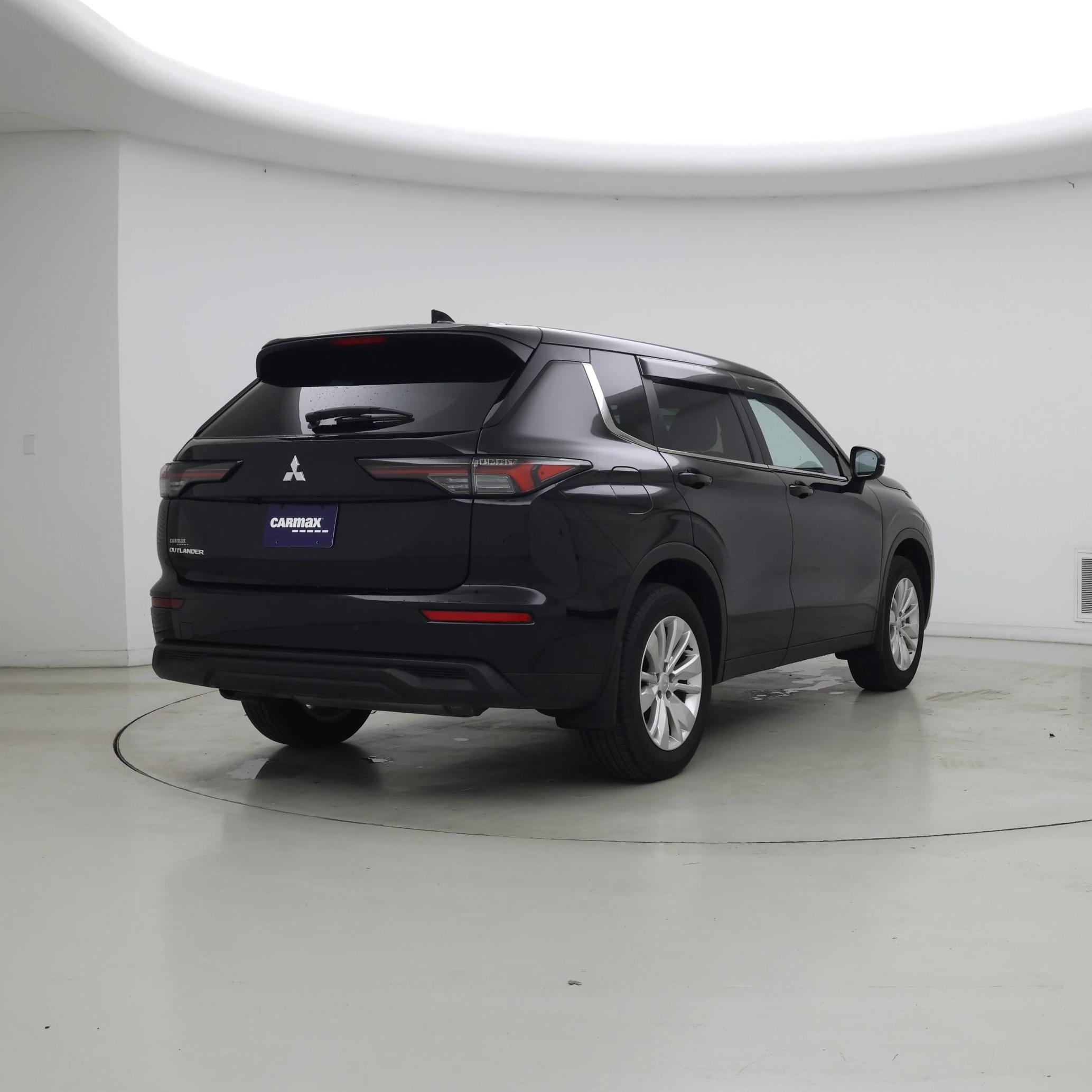 Thumbnail: 2025 Mitsubishi Outlander - 8
