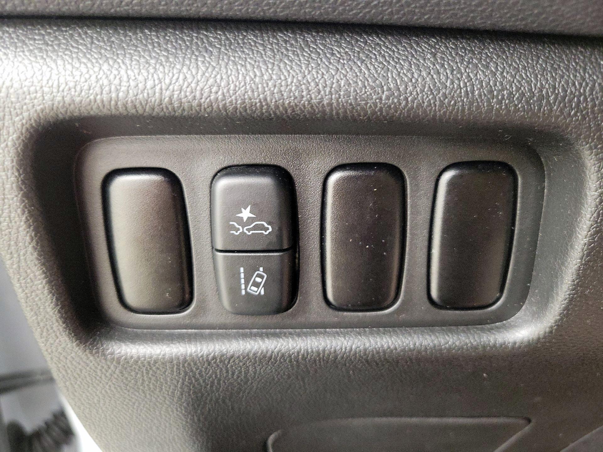 Thumbnail: 2024 Mitsubishi Outlander Sport - 13